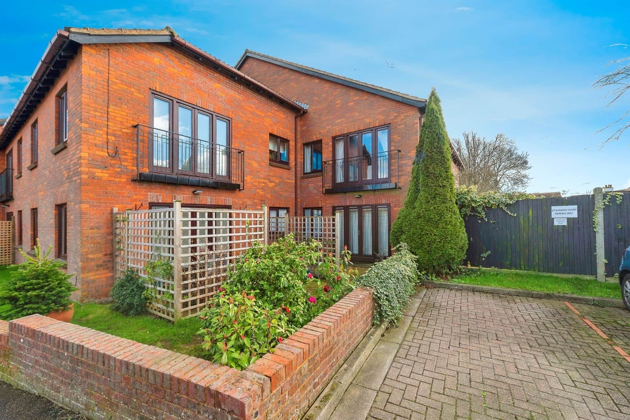 Property at Batchwood View, St. Albans