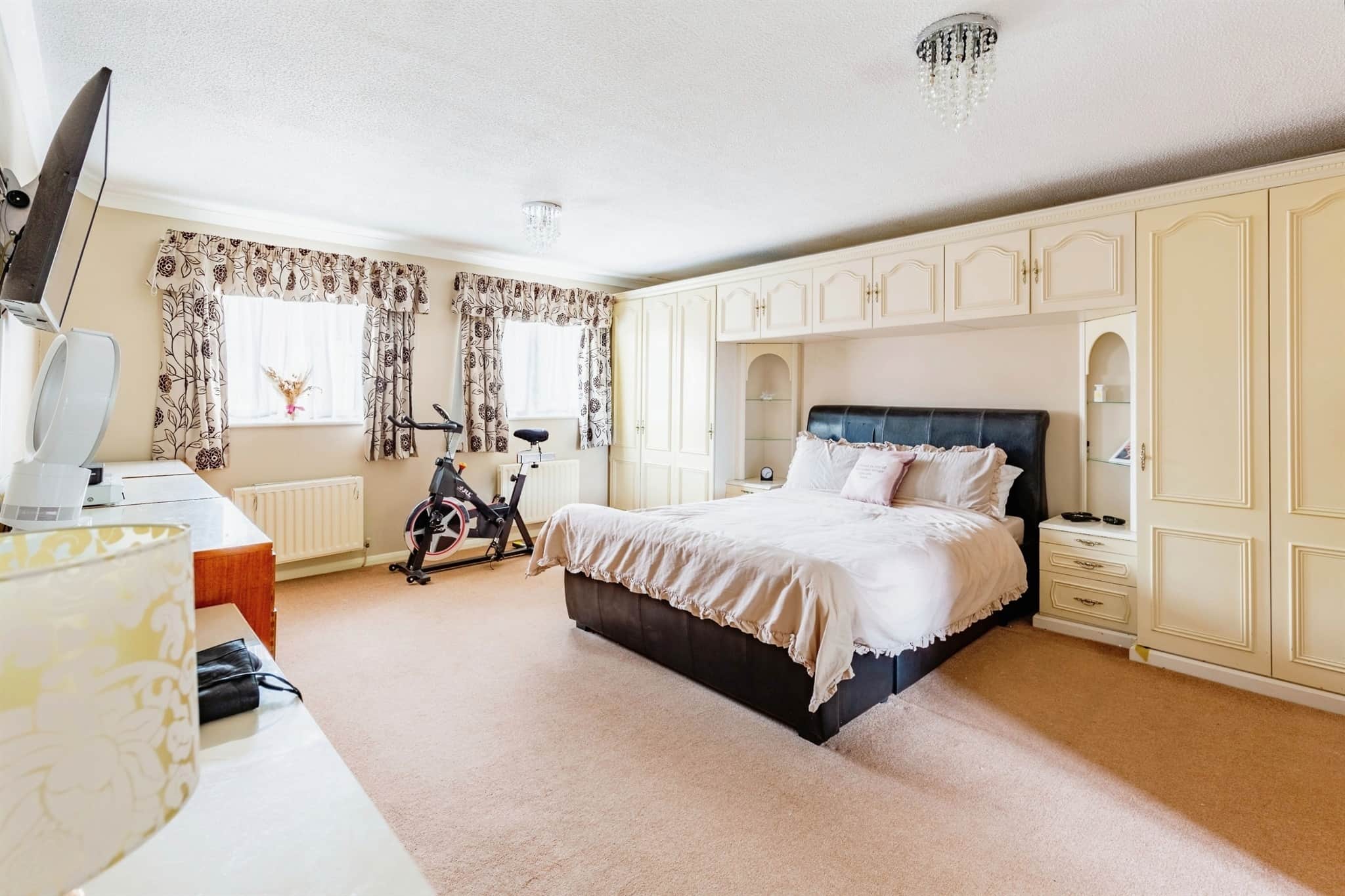 Property at Ixworth Close, Northampton