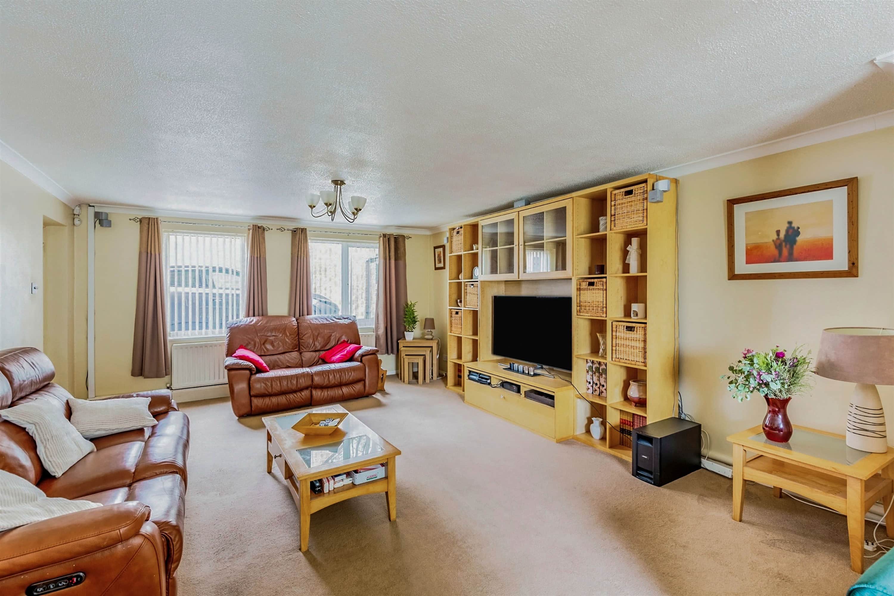 Property at Ixworth Close, Northampton