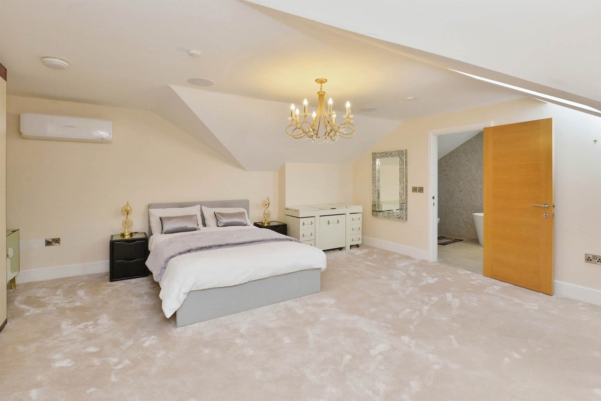 Property at Ashford Crescent, Grange Farm, Milton Keynes