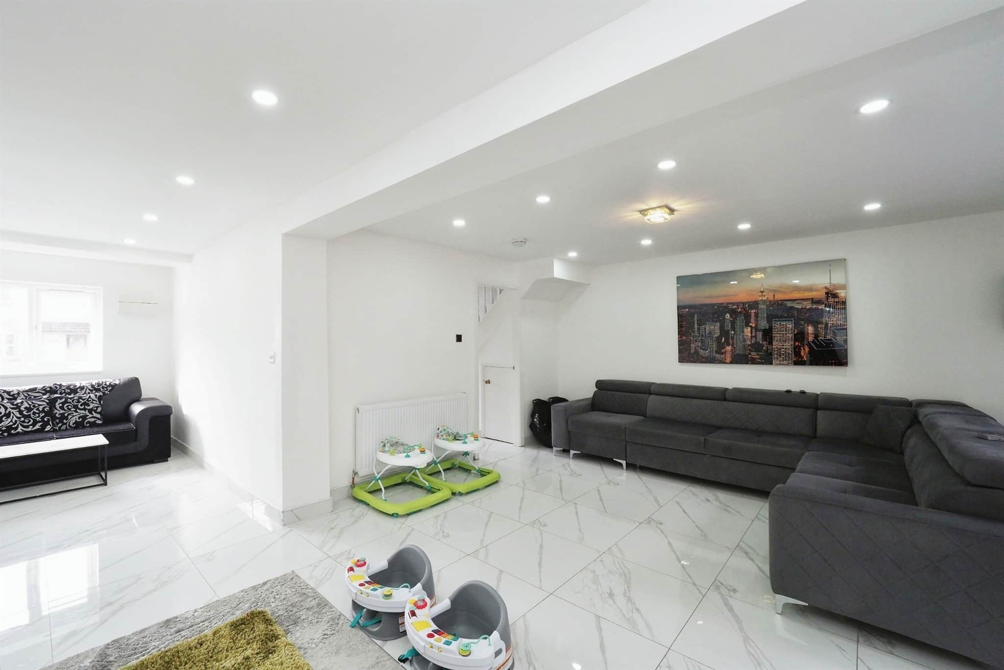 Property at Marsh Close, Leicester