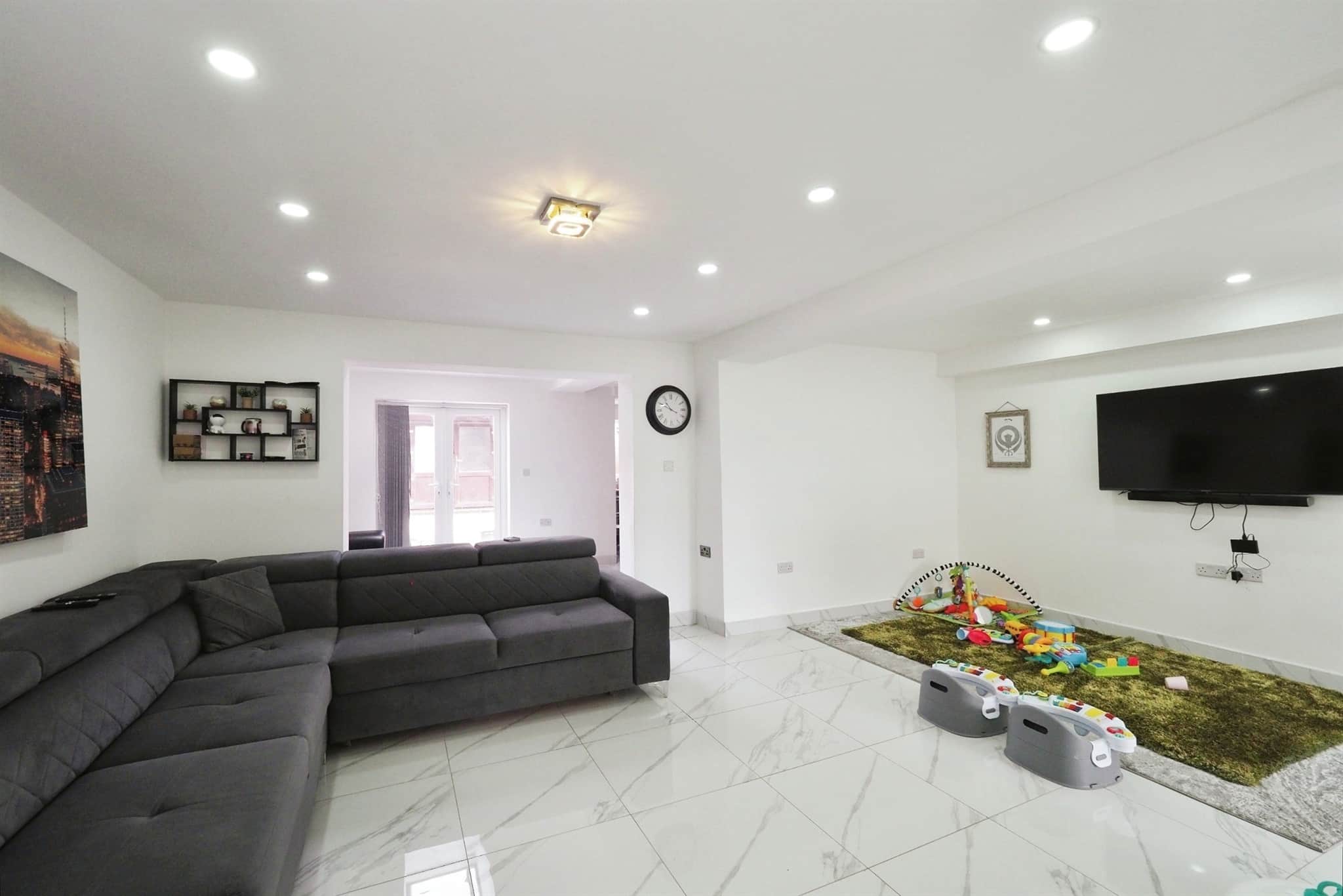 Property at Marsh Close, Leicester