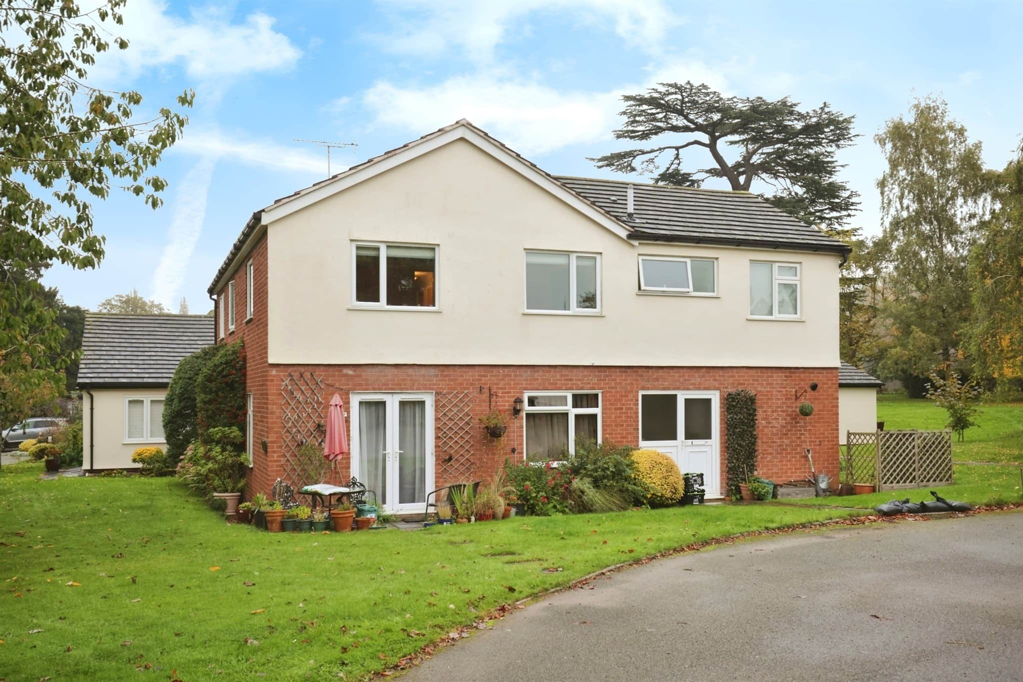 Property at Ladbroke Hall, Ladbroke, Southam