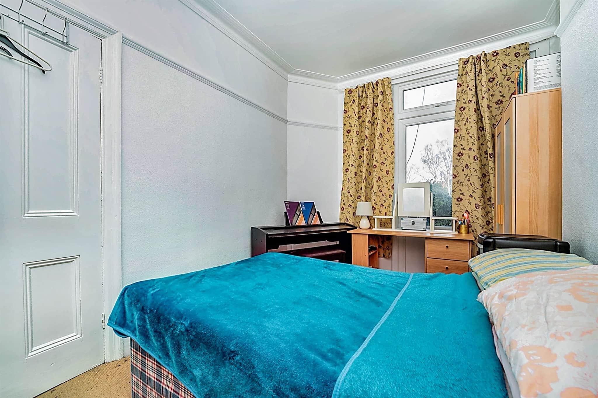 Property at Welldon Crescent, Harrow