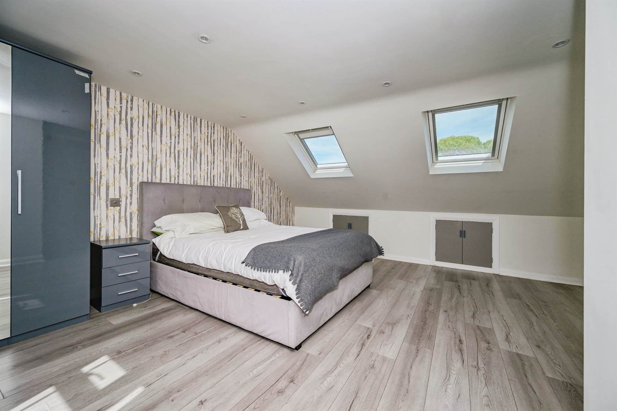 Property at Hunters Ride, Bricket Wood, St. Albans