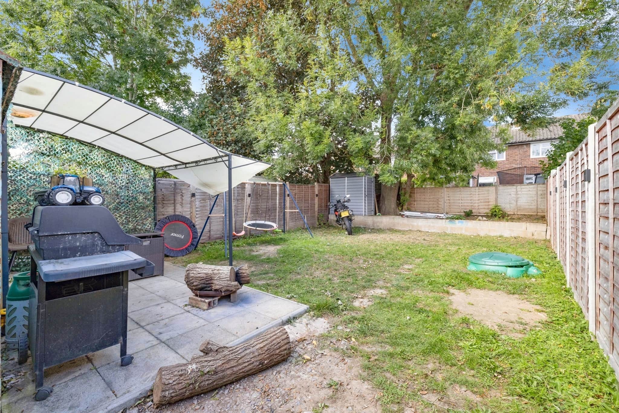 Property at Park Avenue, Bushey