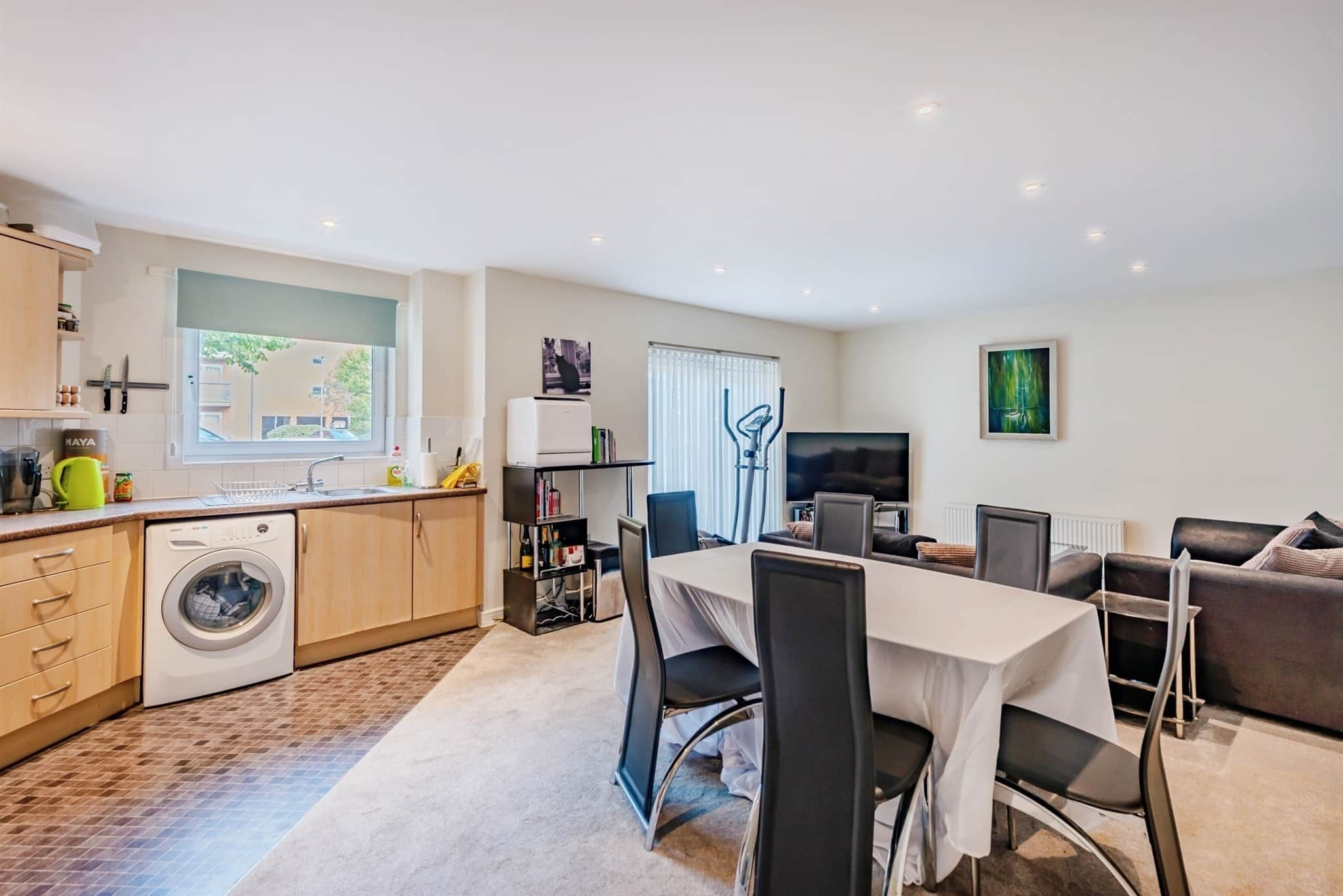 Property at Barrow Gardens, Redhill