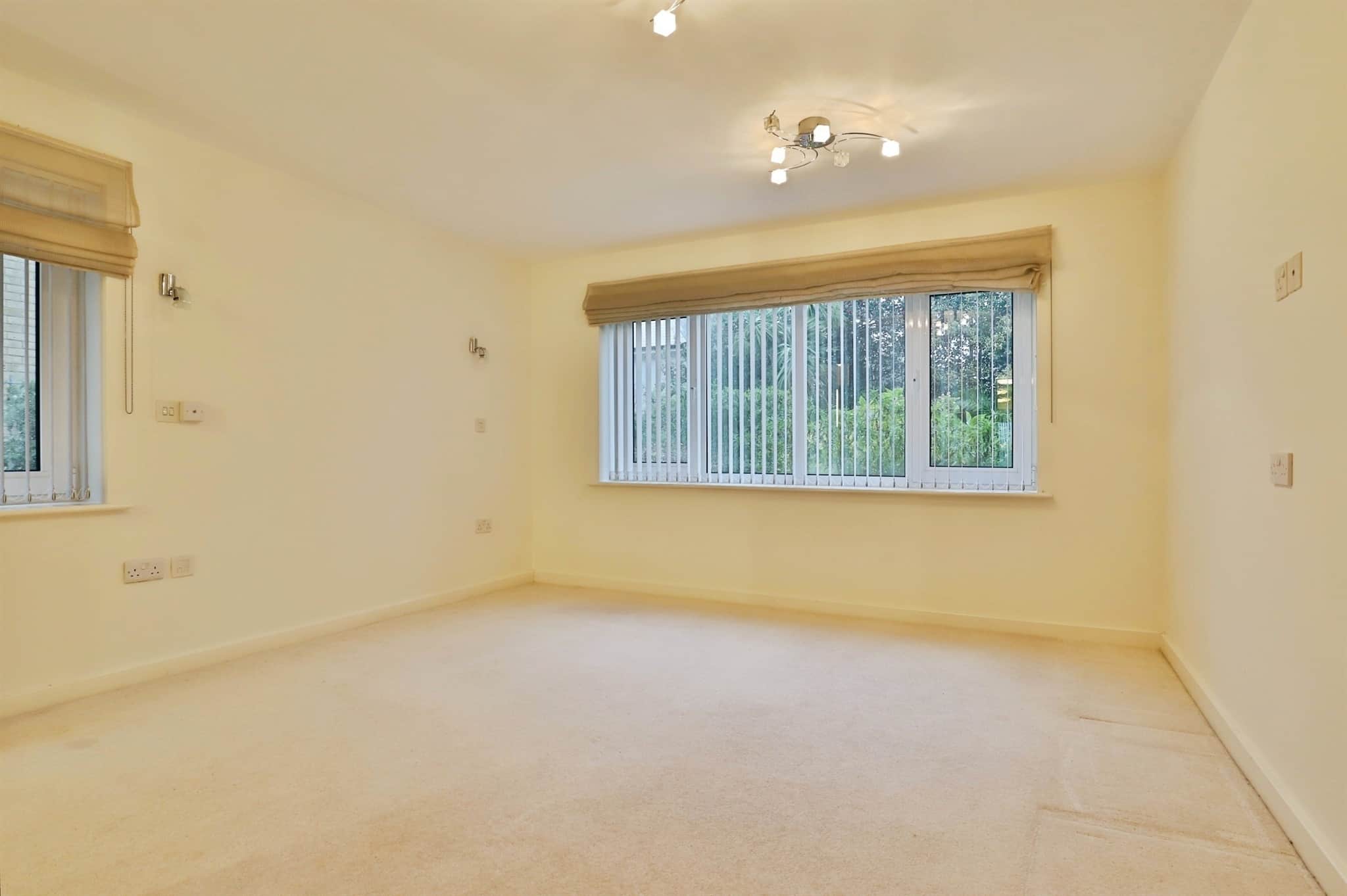 Property at Boscombe Overcliff Drive, Bournemouth