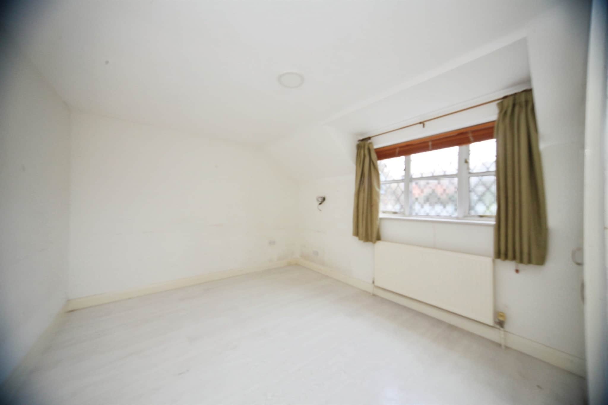 Property at Little Green Lane, Caddington, Luton