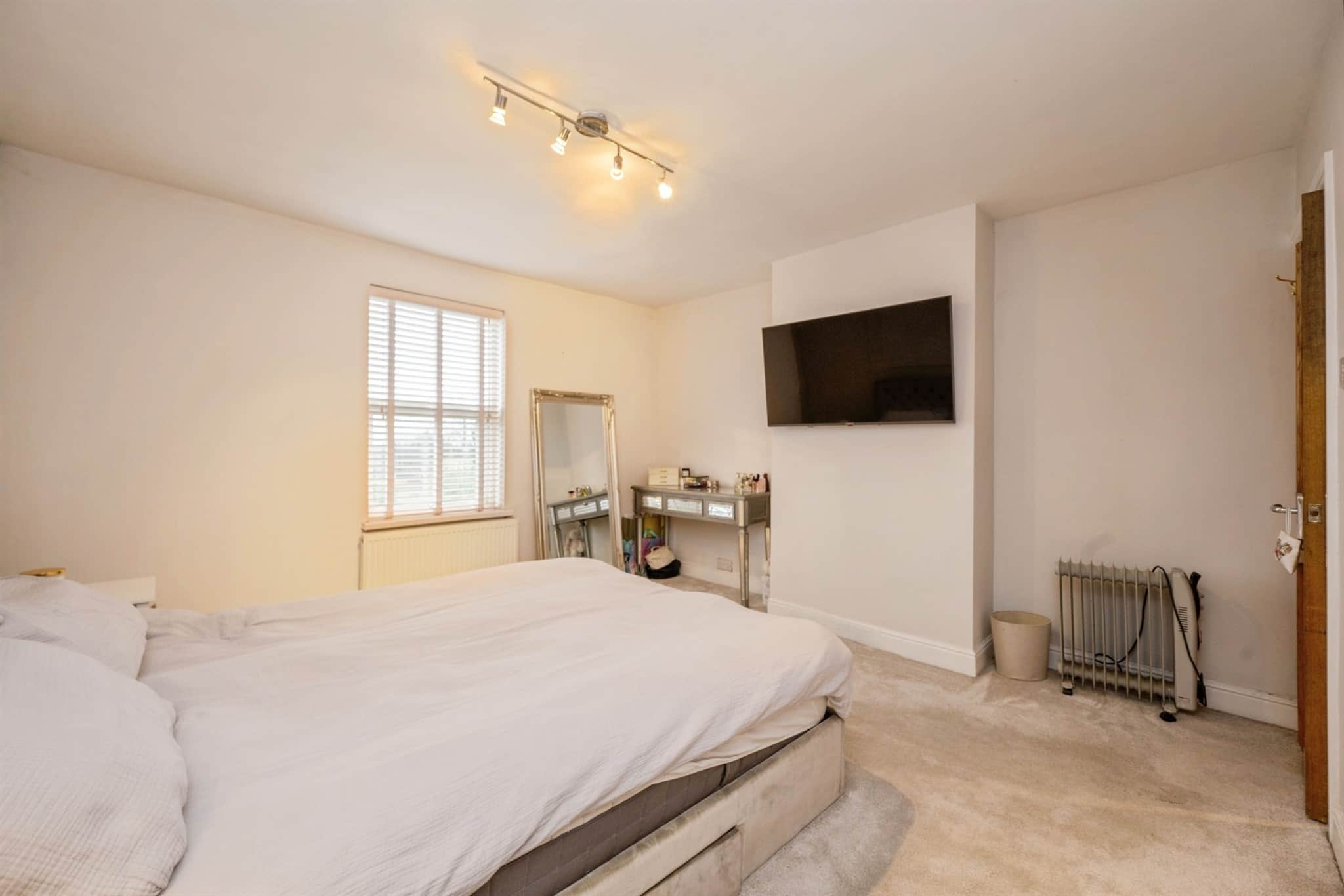 Property at Long Street, Dordon, Tamworth