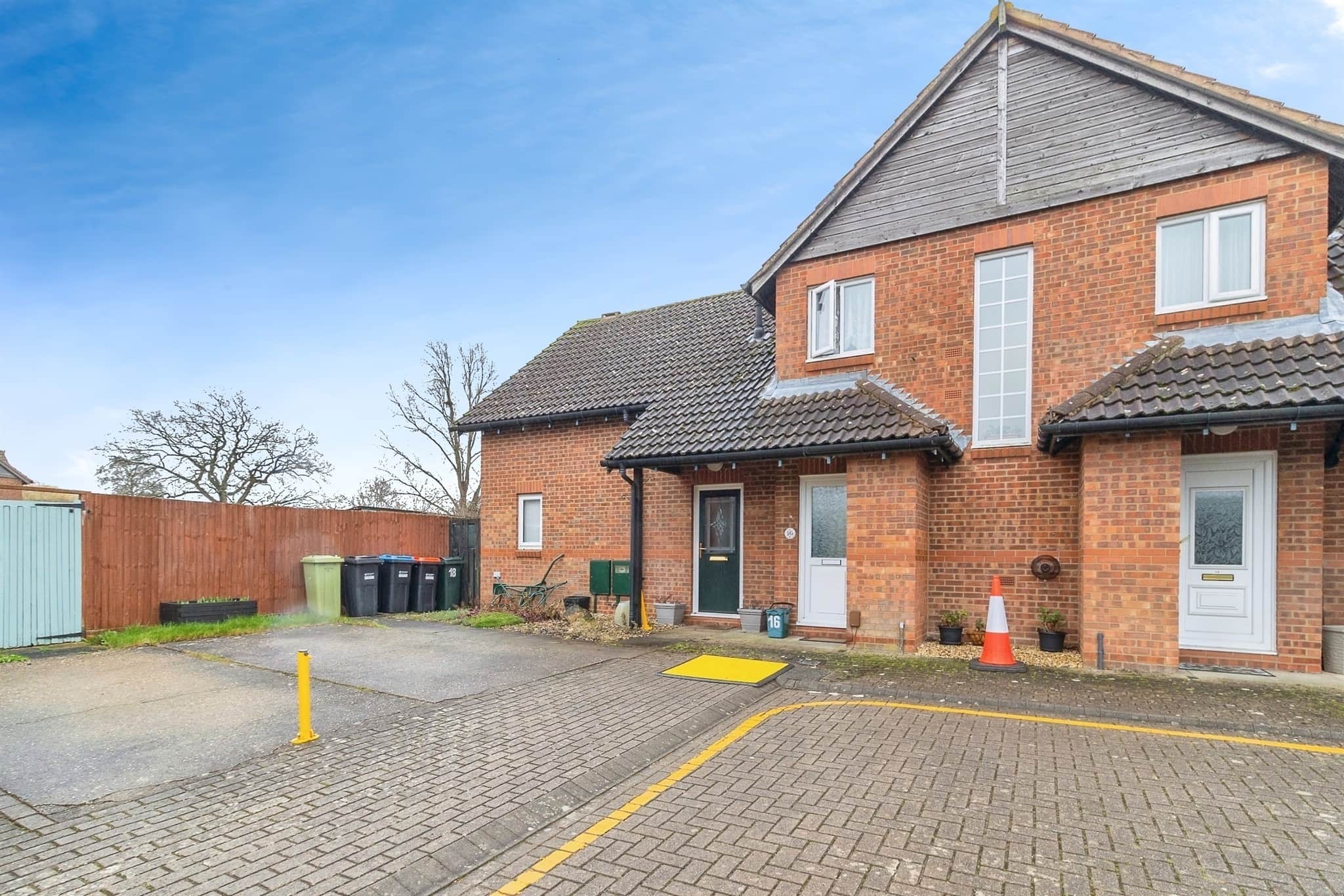Property at Lichfield Down, Walnut Tree, Milton Keynes