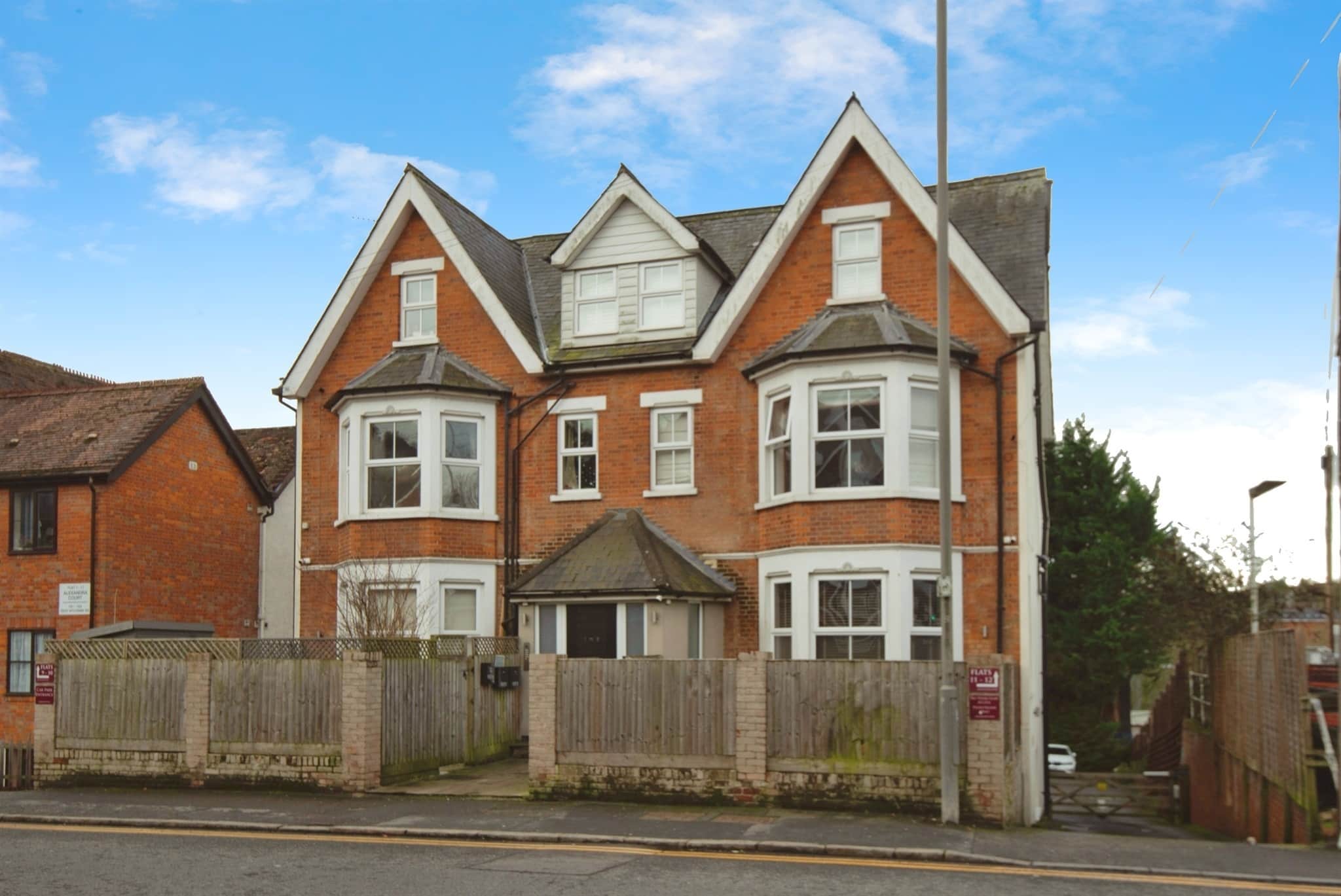 Property at West Wycombe Road, High Wycombe