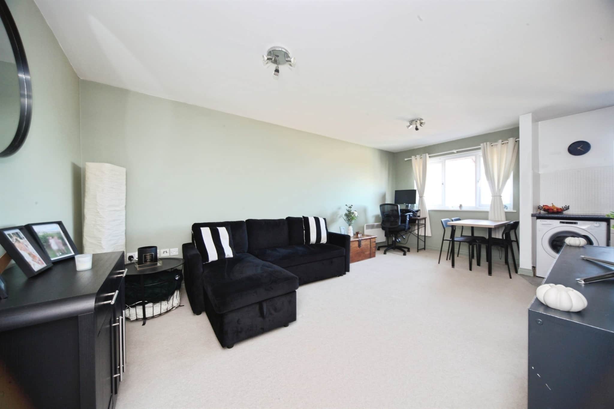 Property at Kiln Way, Dunstable