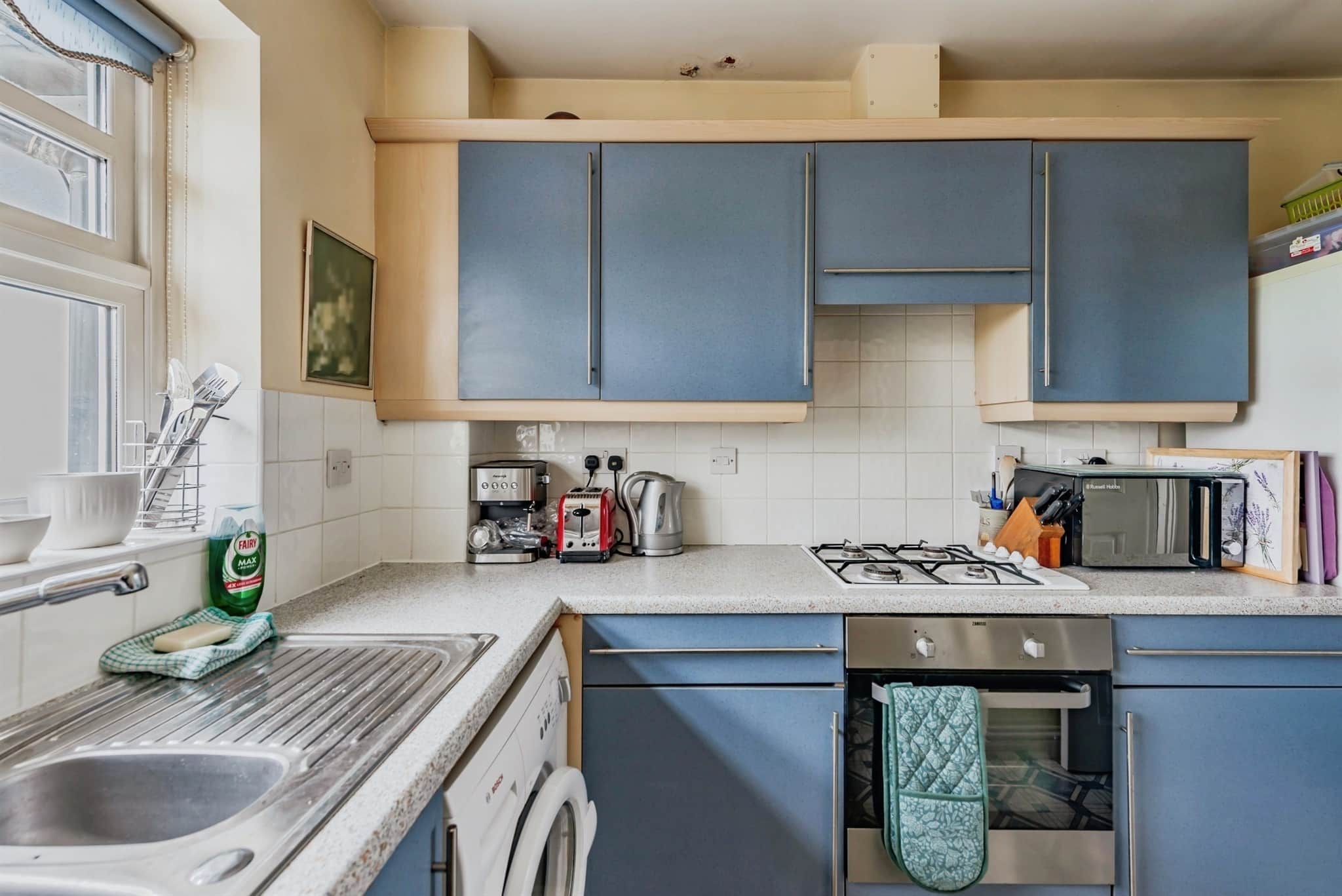 Property at Dunraven Avenue, Redhill
