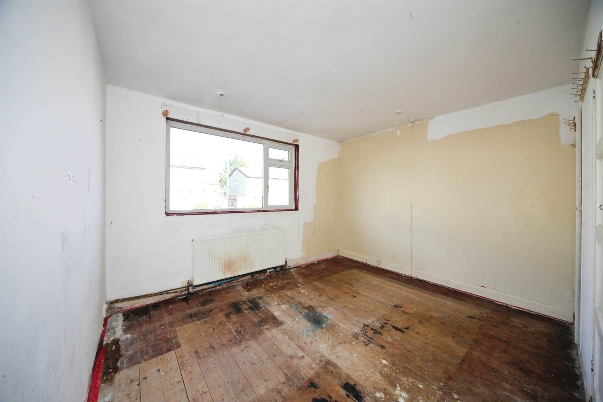 Property at Dovehouse Hill, Luton