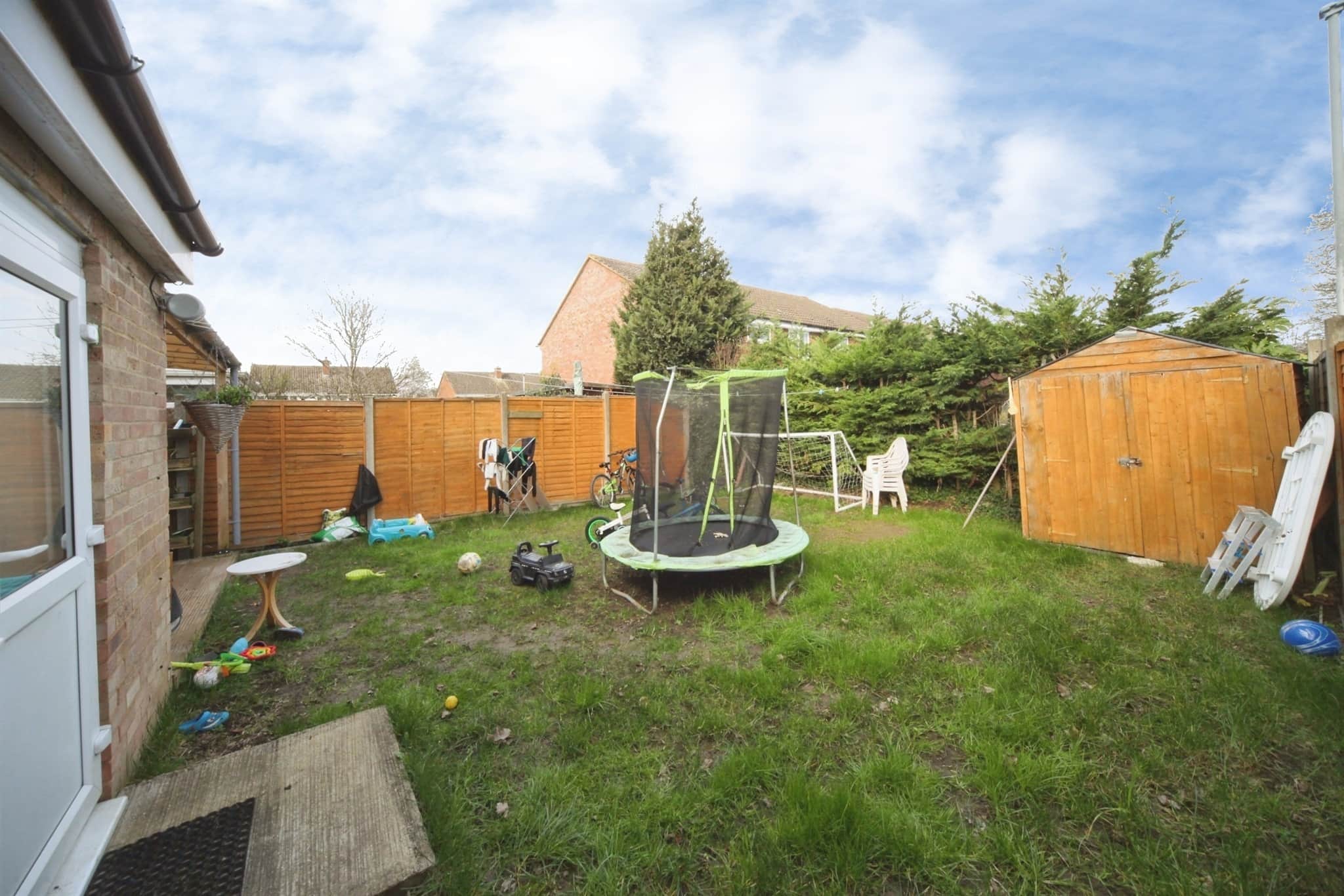 Property at Holgate Drive, Luton
