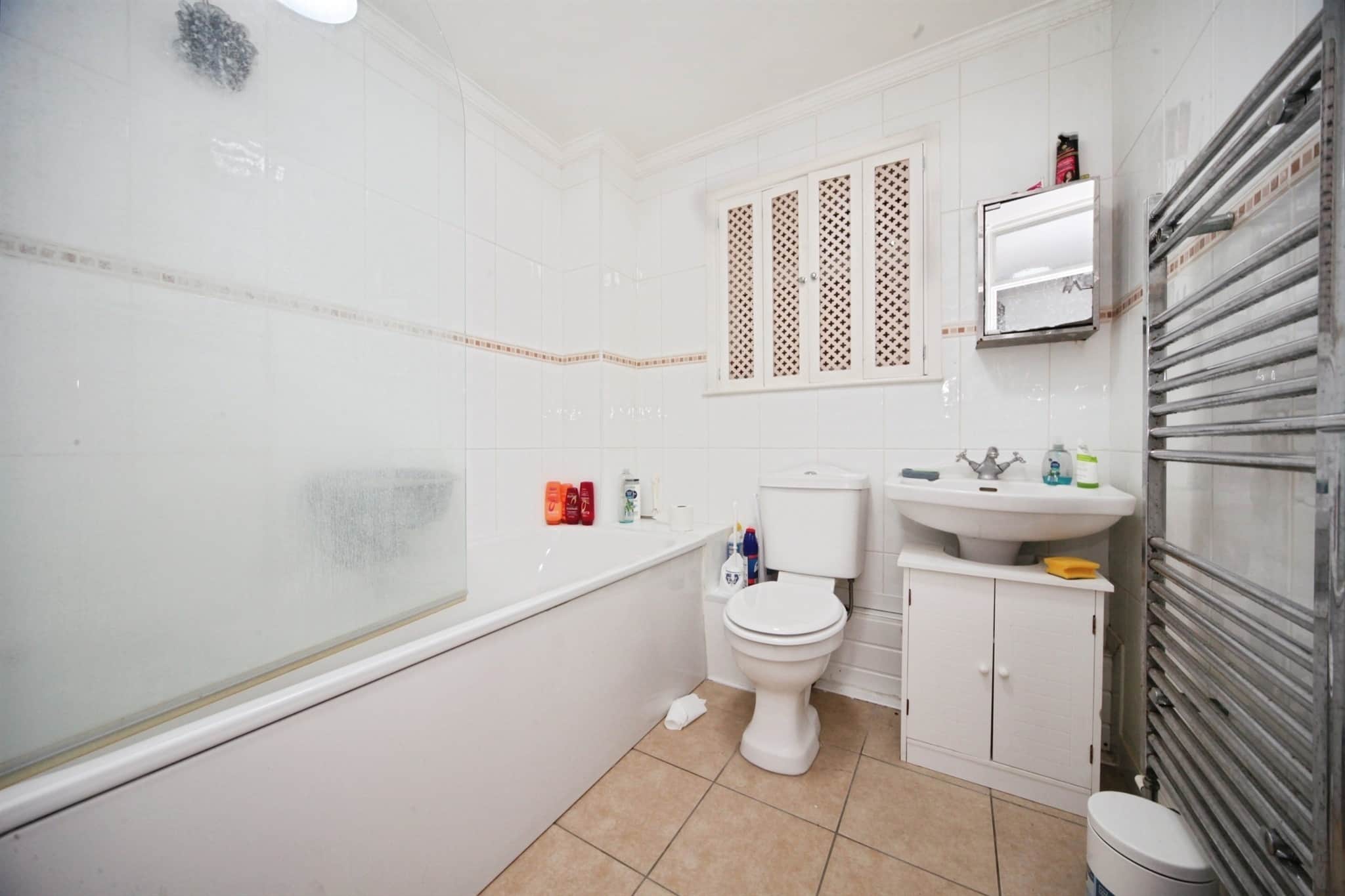 Property at Gardenia Avenue, Luton