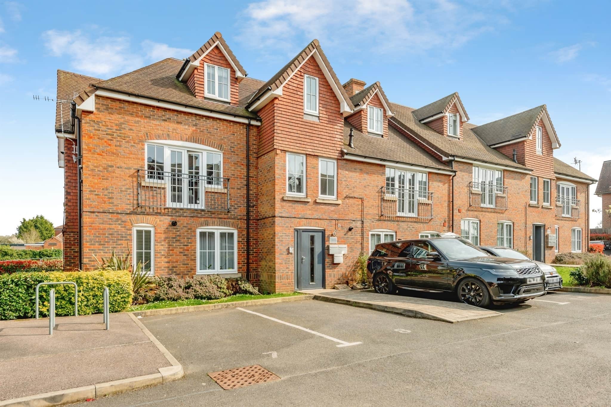 Property at Springfield Close, Salfords, Redhill