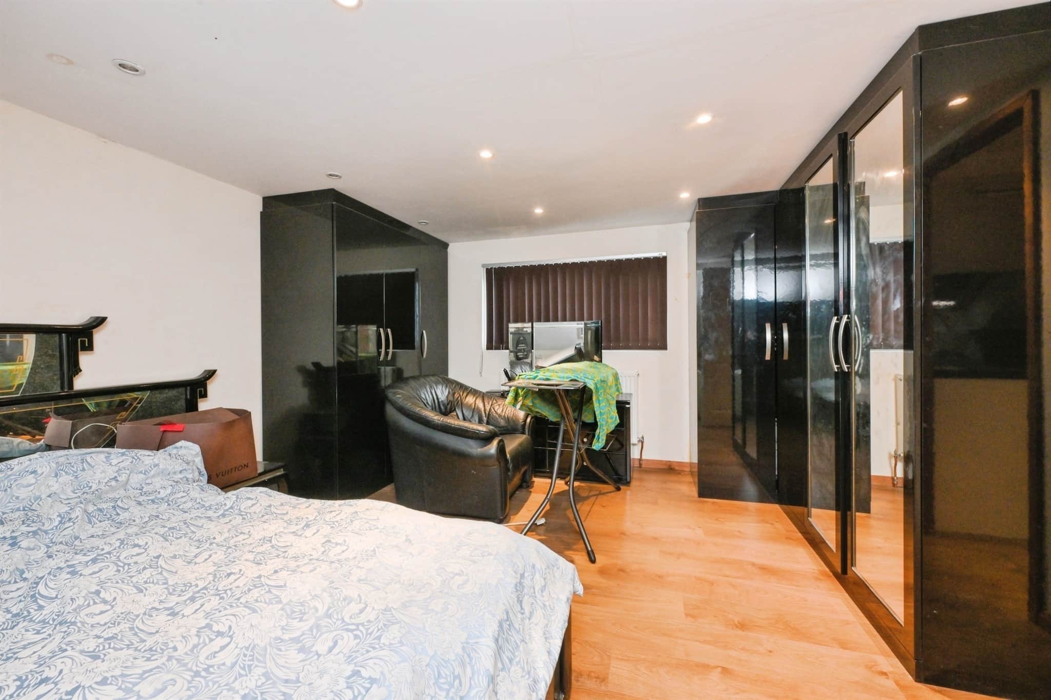 Property at Lincoln Court, Borehamwood