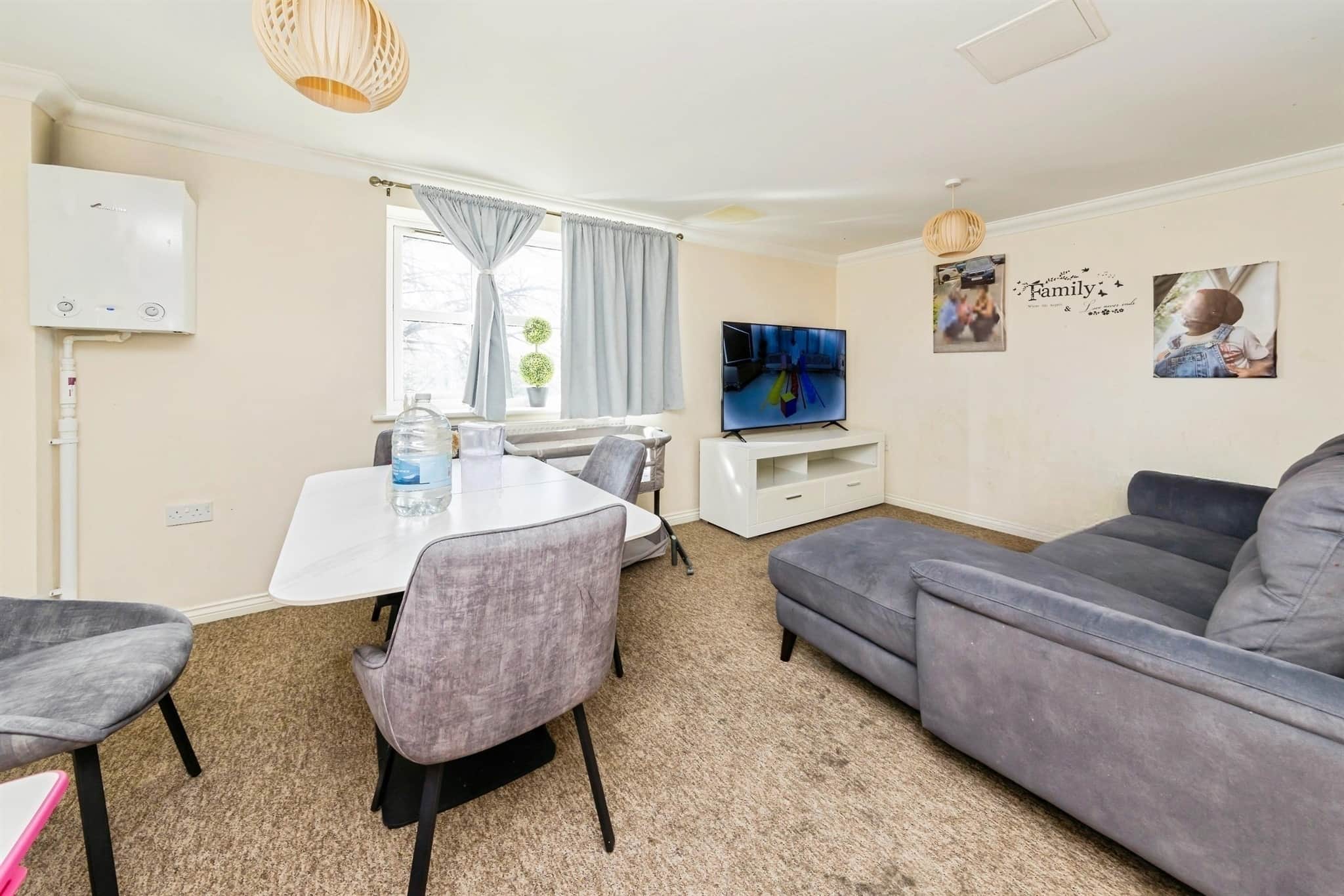 Property at Brookhill Road, Copthorne, Crawley
