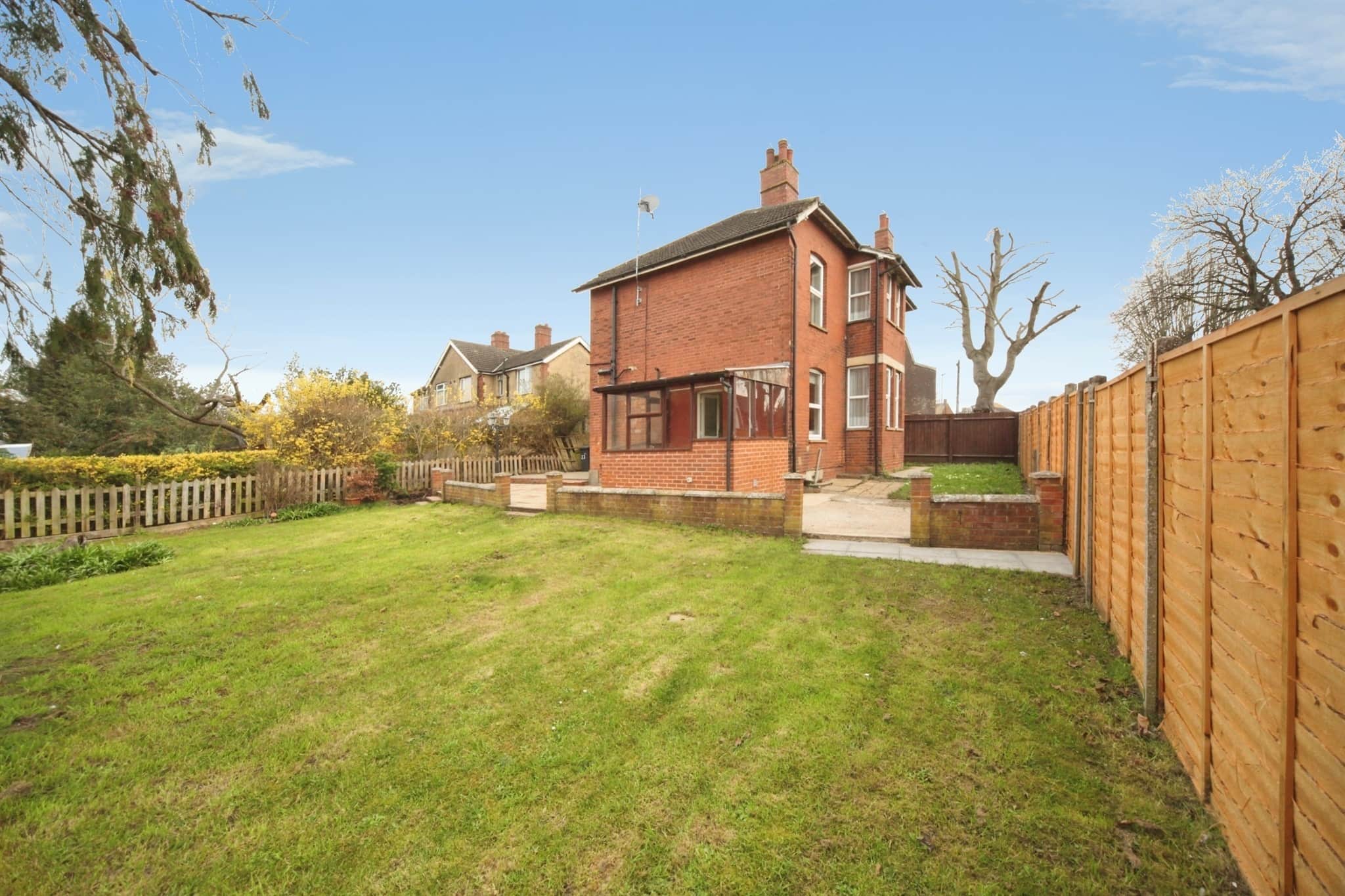 Property at Limbury Road, Luton