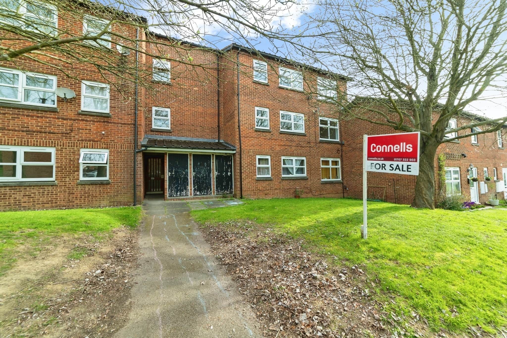 Property at Viaduct Way, Welwyn Garden City