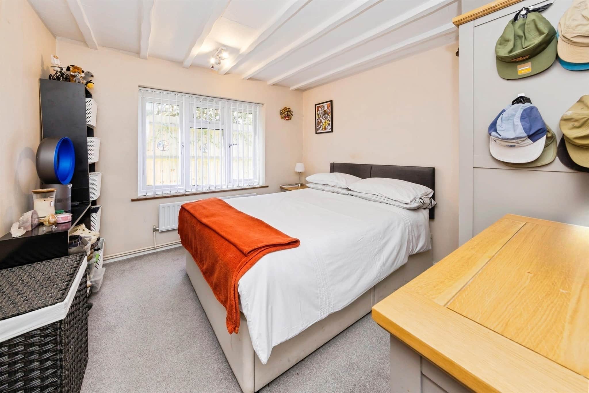 Property at Snow Hill, Copthorne, Crawley