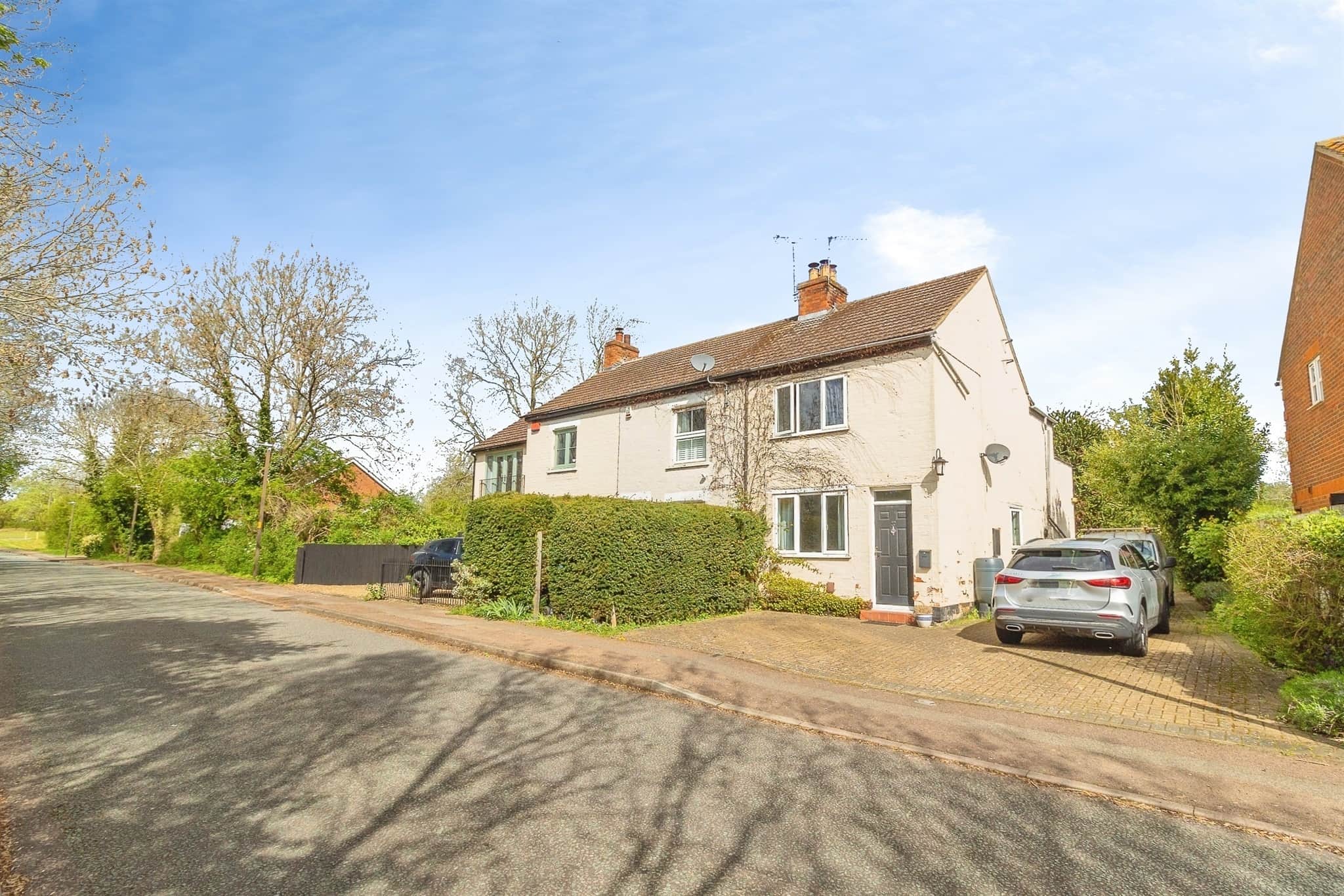 Property at Caldecotte Cottages, Caldecotte, Milton Keynes