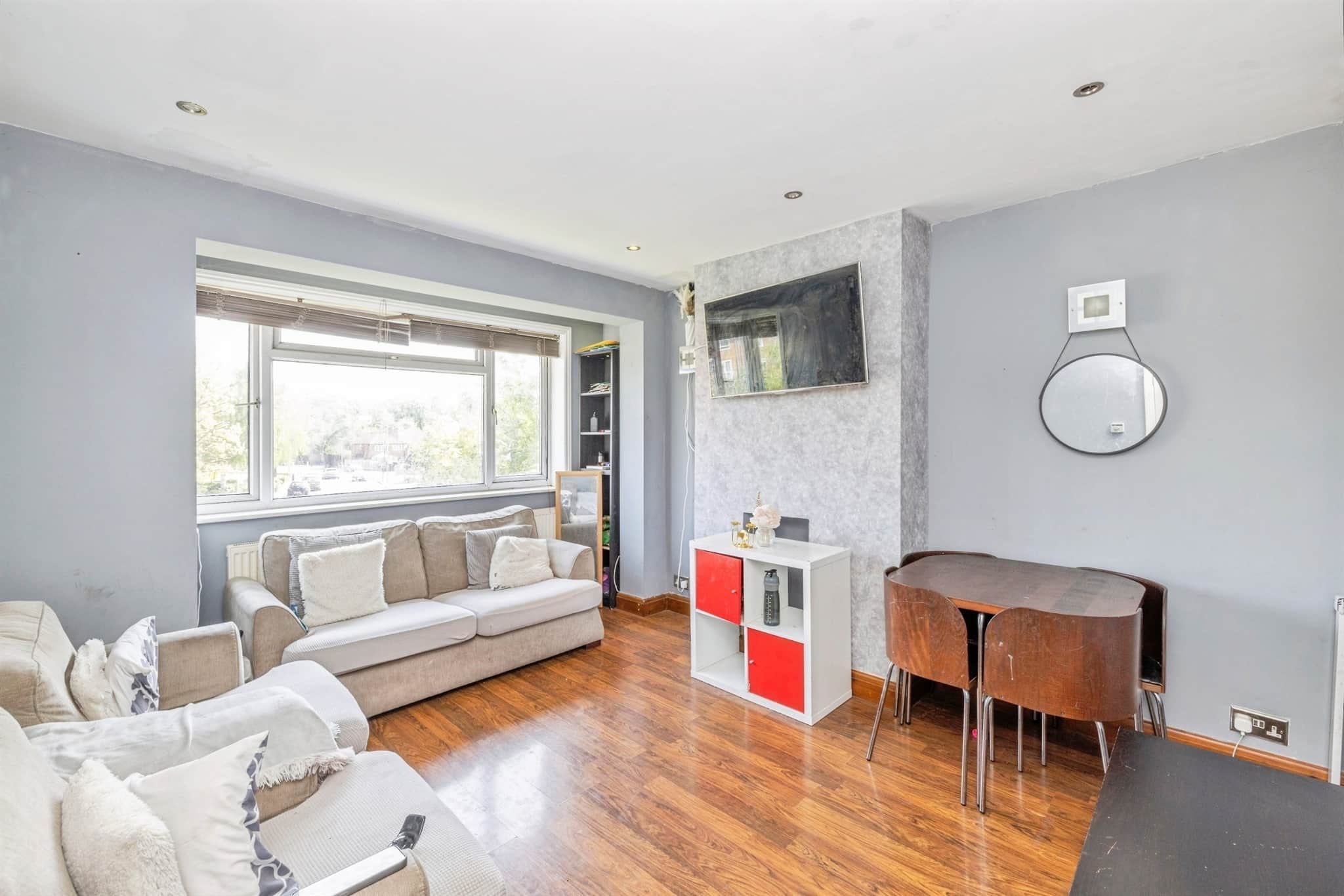 Property at Courtlands Drive, Watford