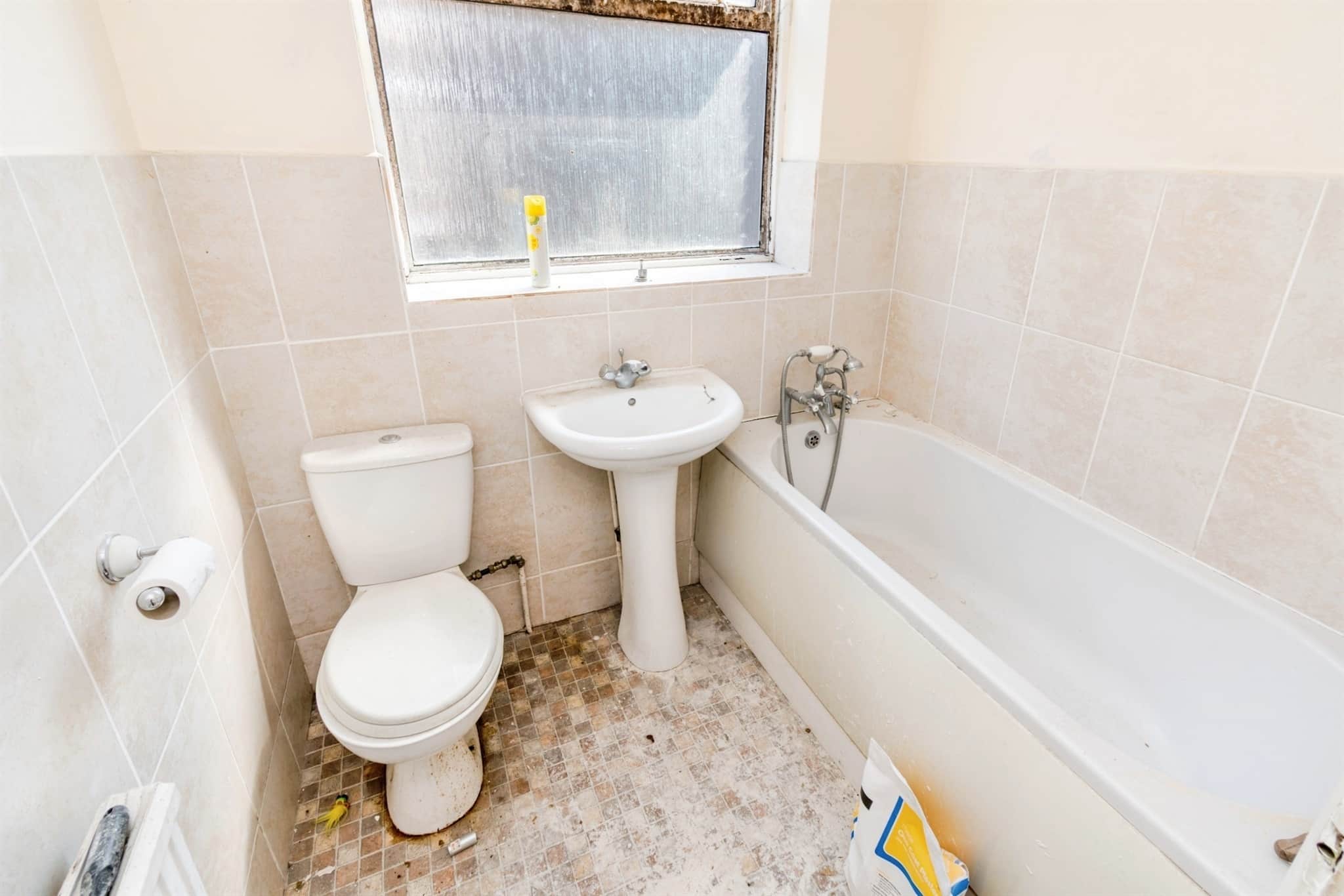 Property at Swaythling Road, West End, Southampton