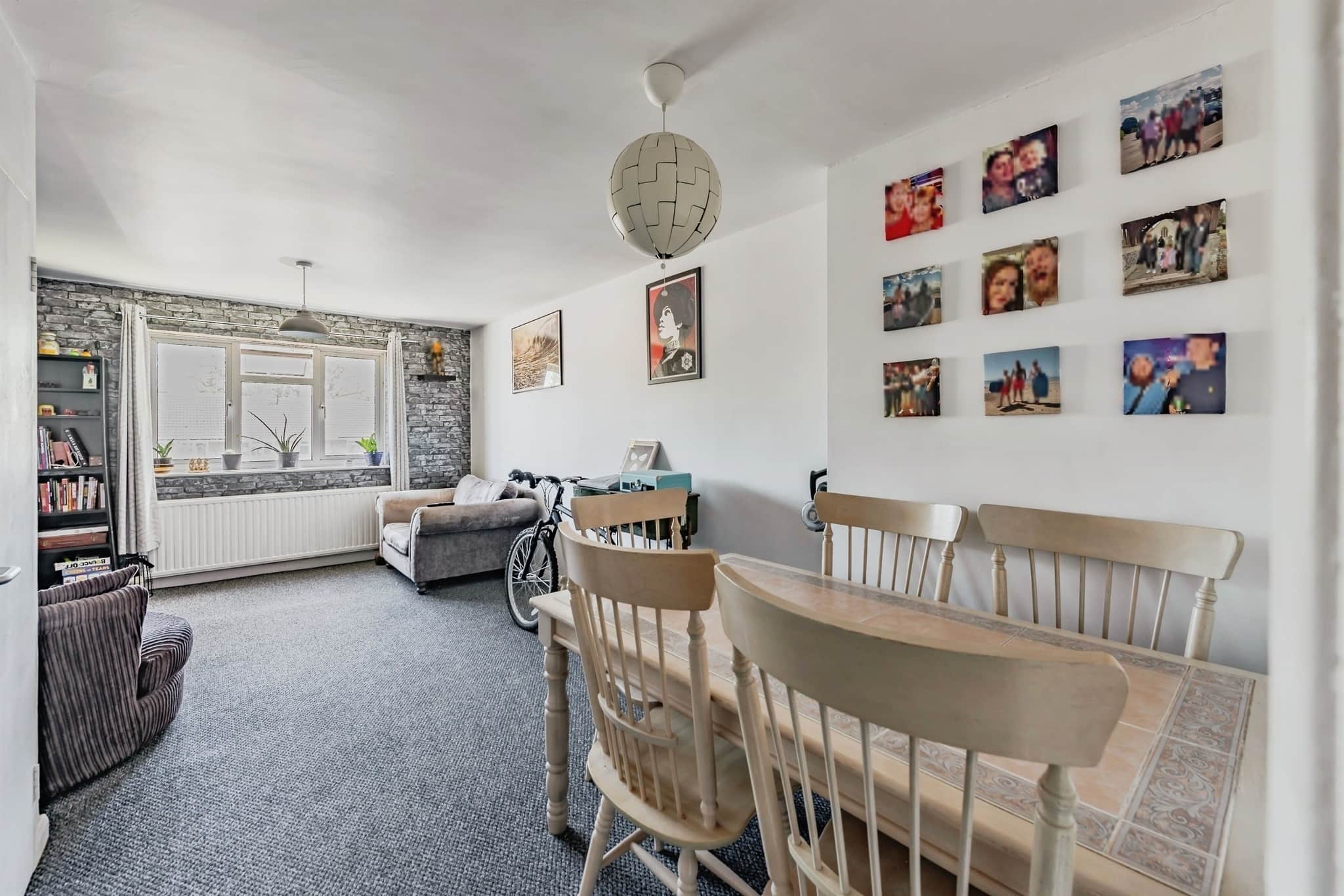 Property at Wakehams Green Drive, Crawley