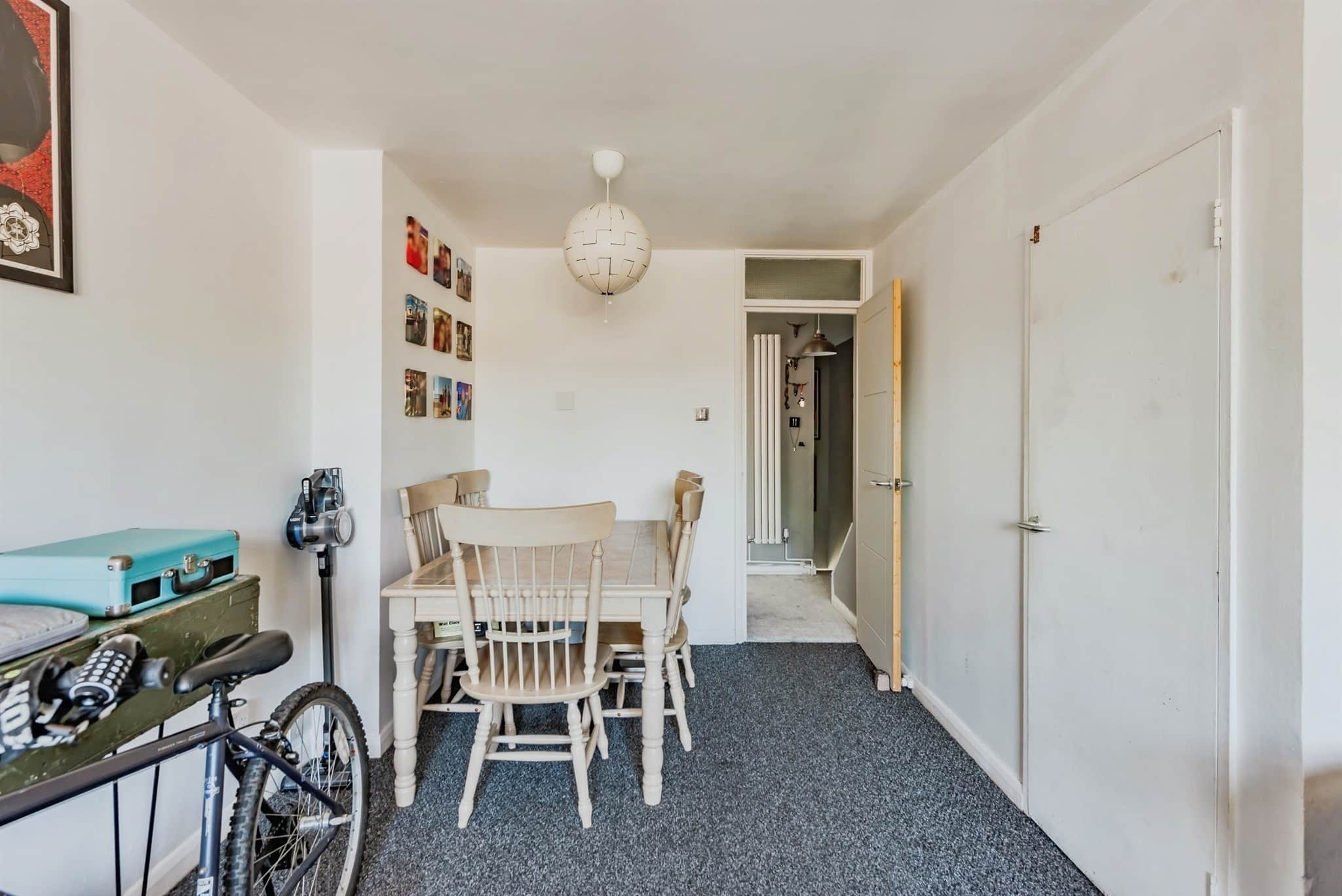 Property at Wakehams Green Drive, Crawley