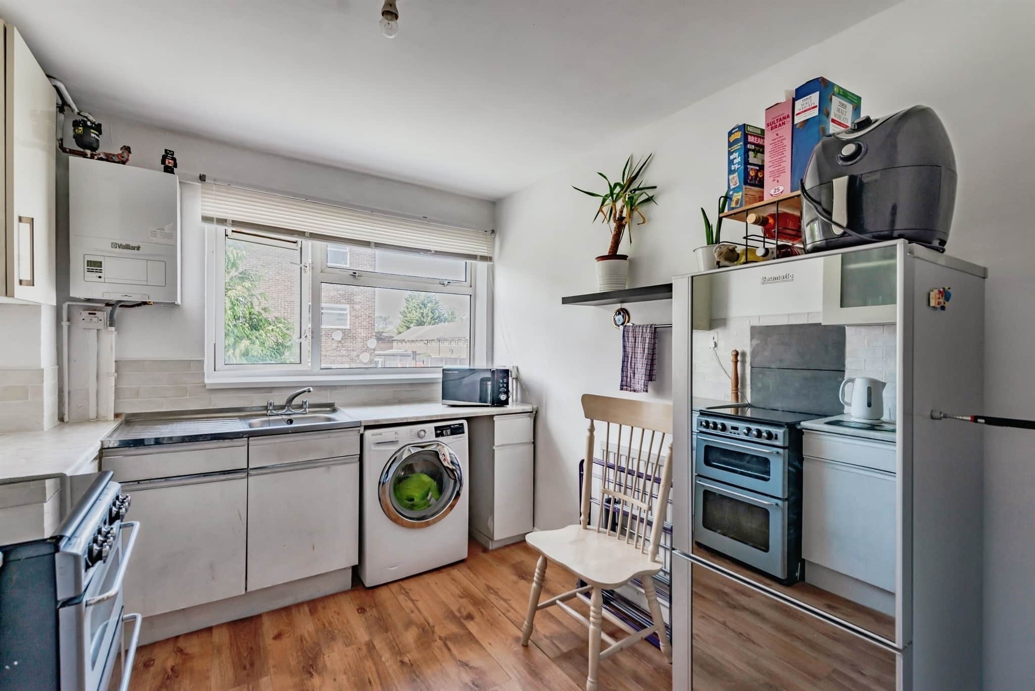 Property at Wakehams Green Drive, Crawley
