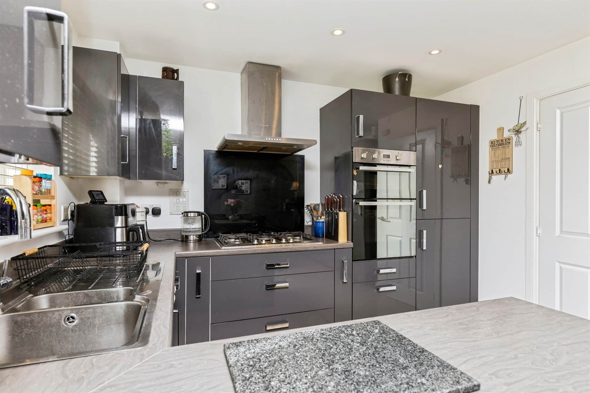 Property at Beeches Way, Faygate, Horsham