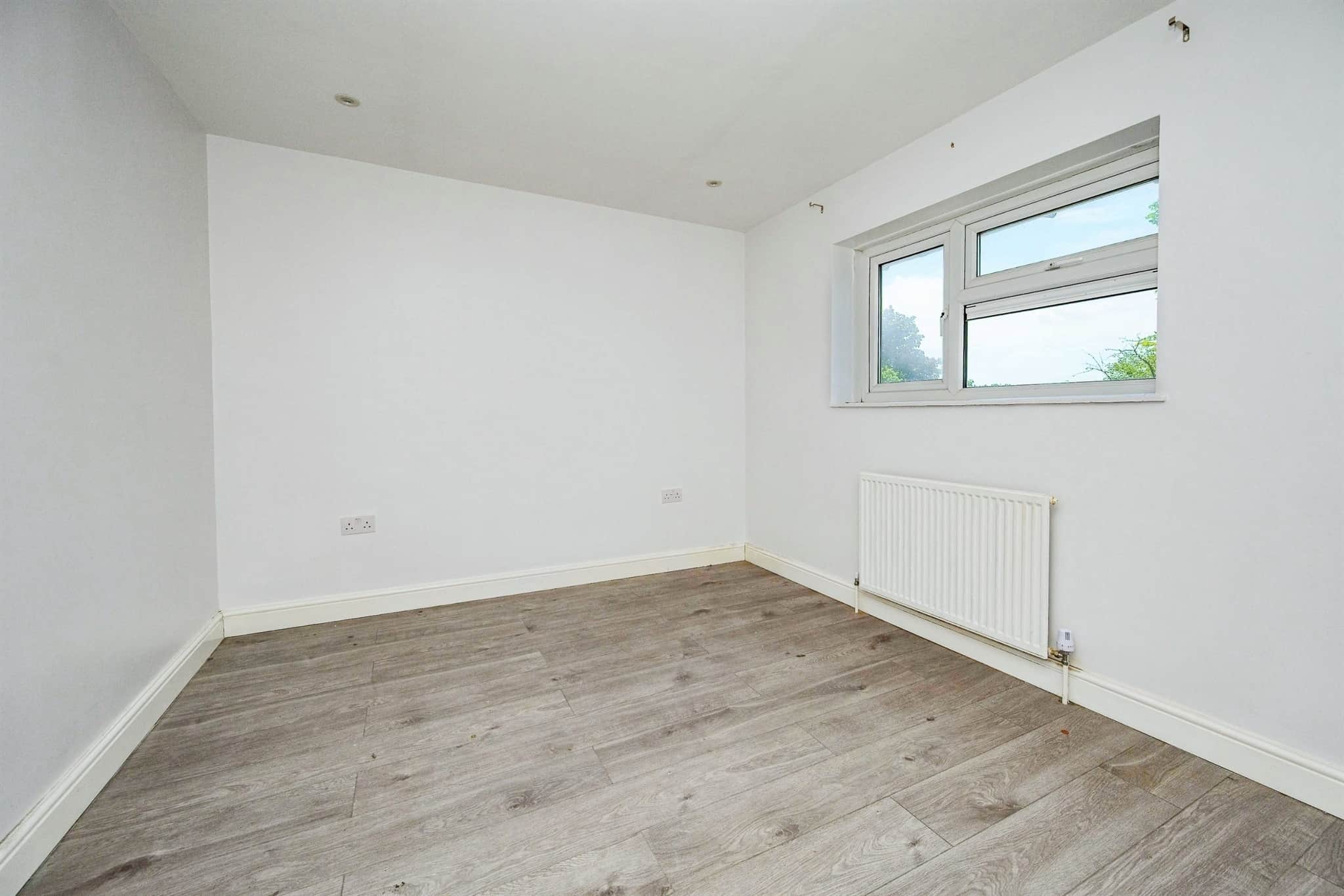 Property at Wycliffe Close, Luton