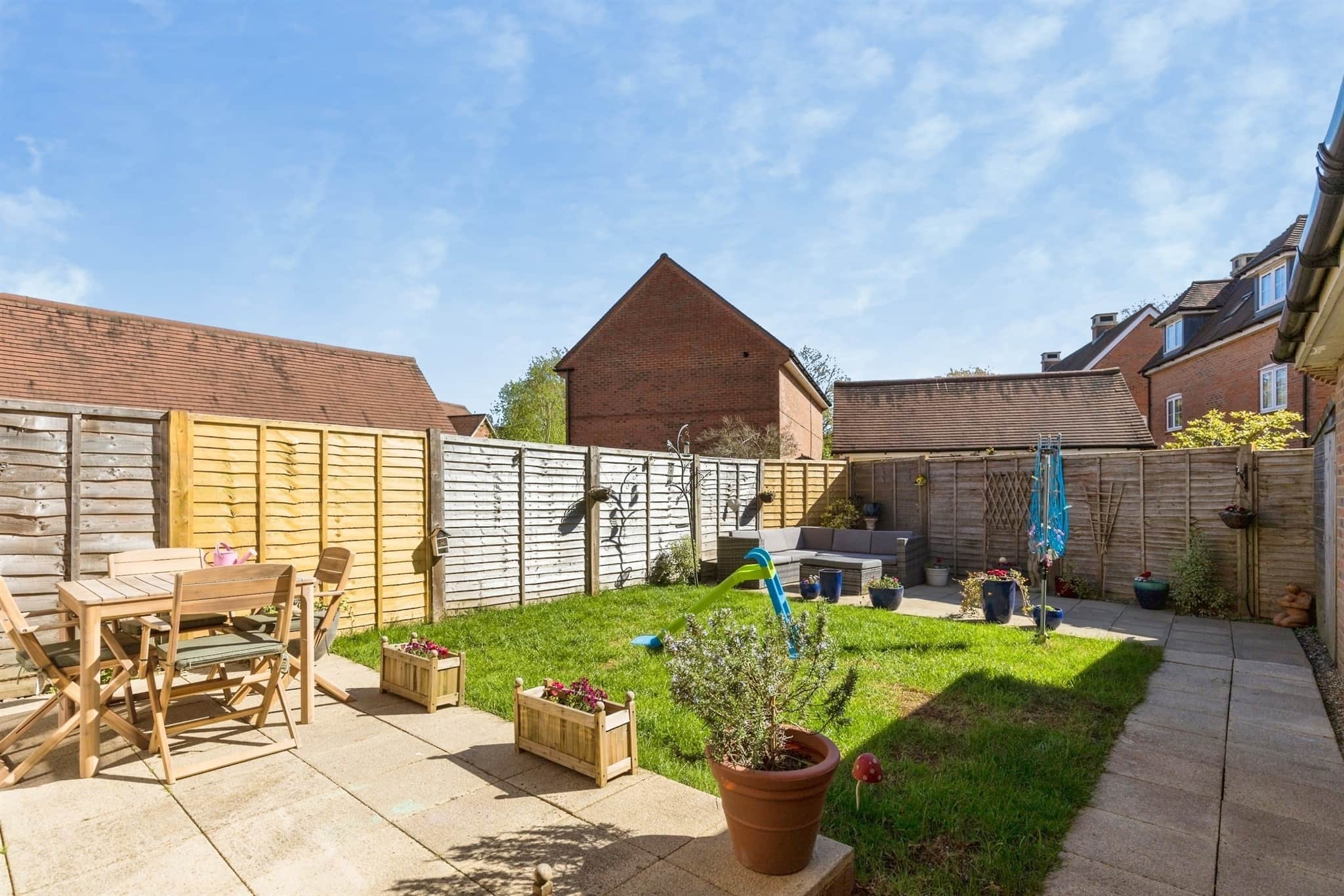 Property at Beeches Way, Faygate, Horsham