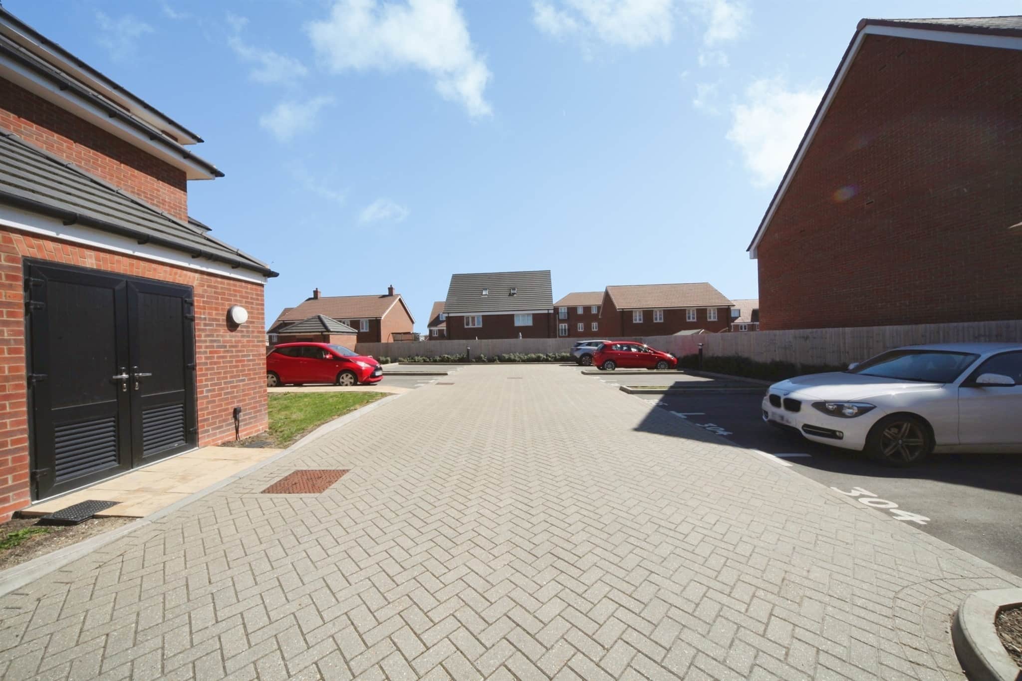Property at Cresswell Edge, Houghton Regis, Dunstable