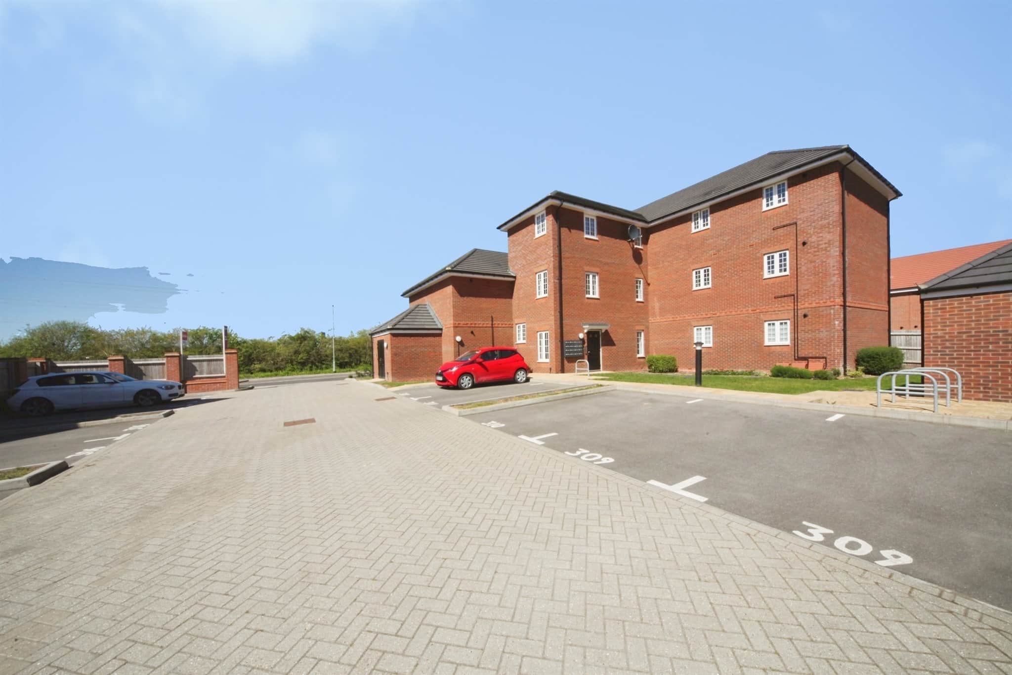 Property at Cresswell Edge, Houghton Regis, Dunstable