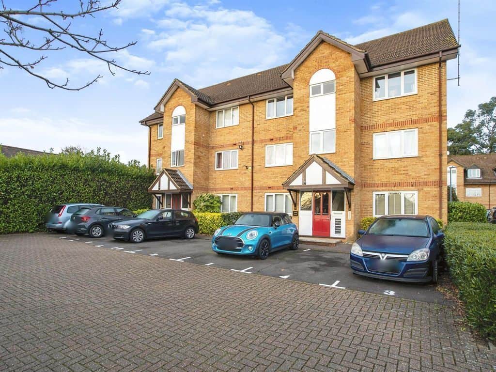 Property at Rochester Drive, Watford