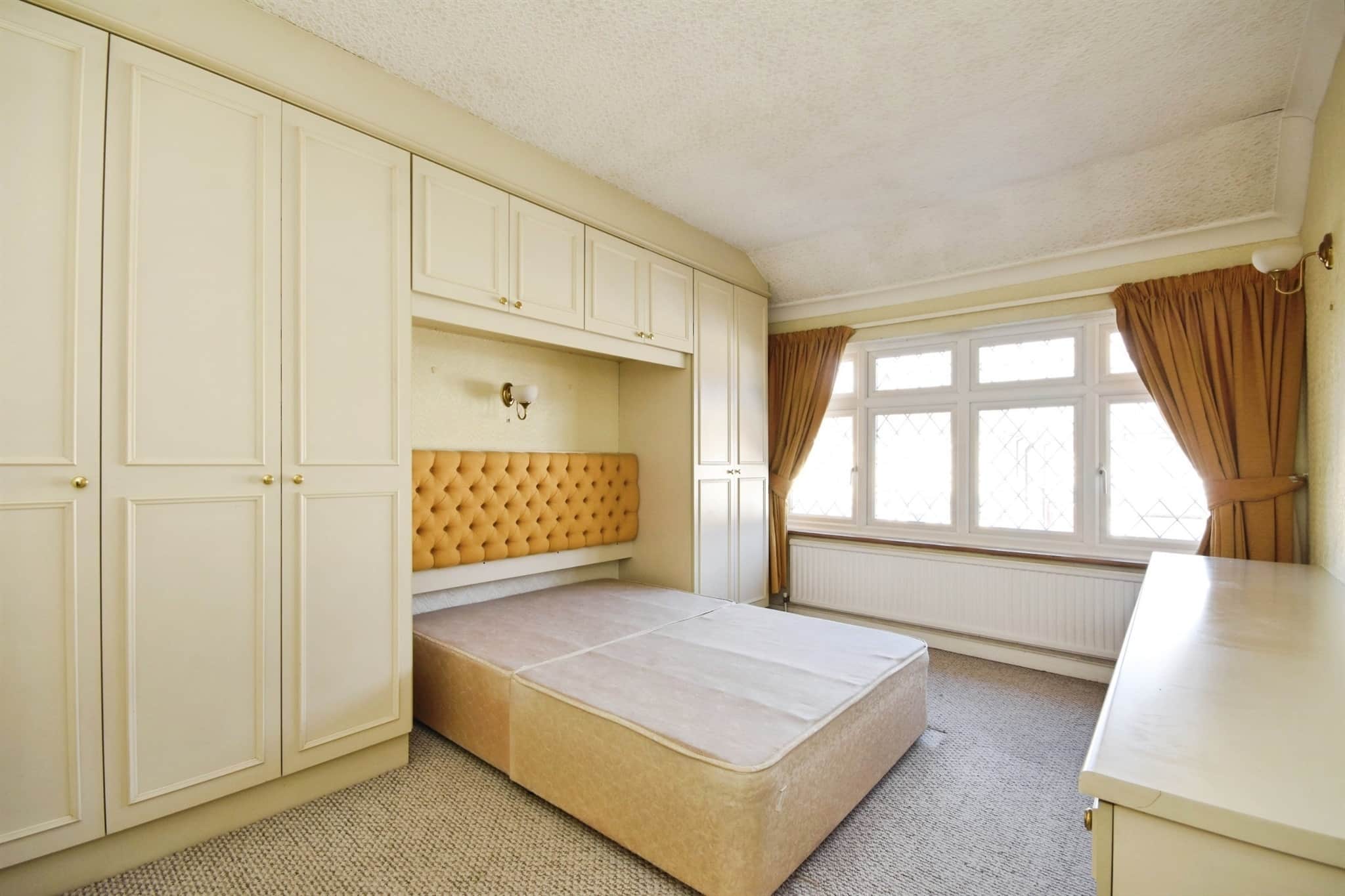 Property at Laburnum Walk, Hornchurch