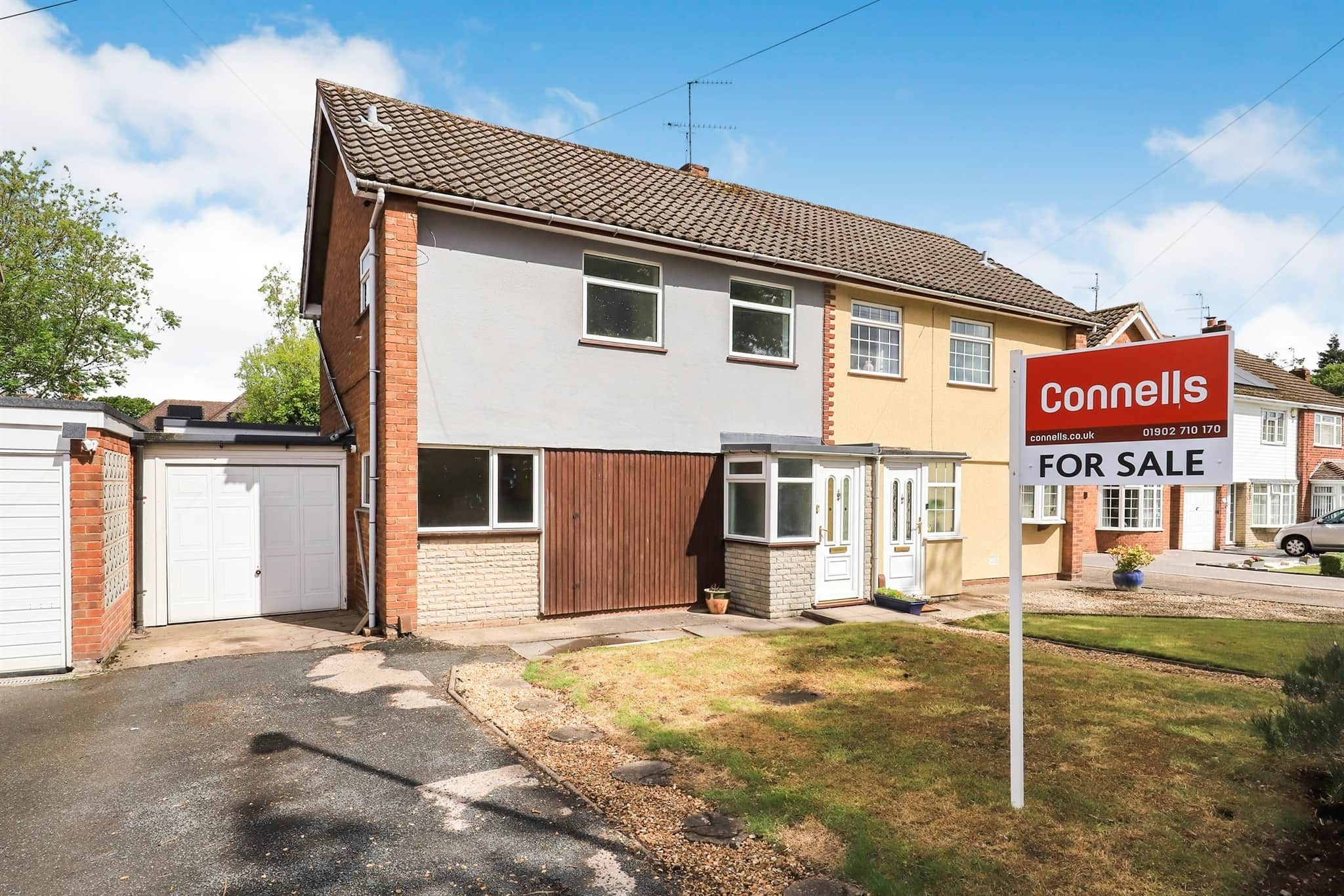 Property at Taunton Avenue, Fordhouses, Wolverhampton