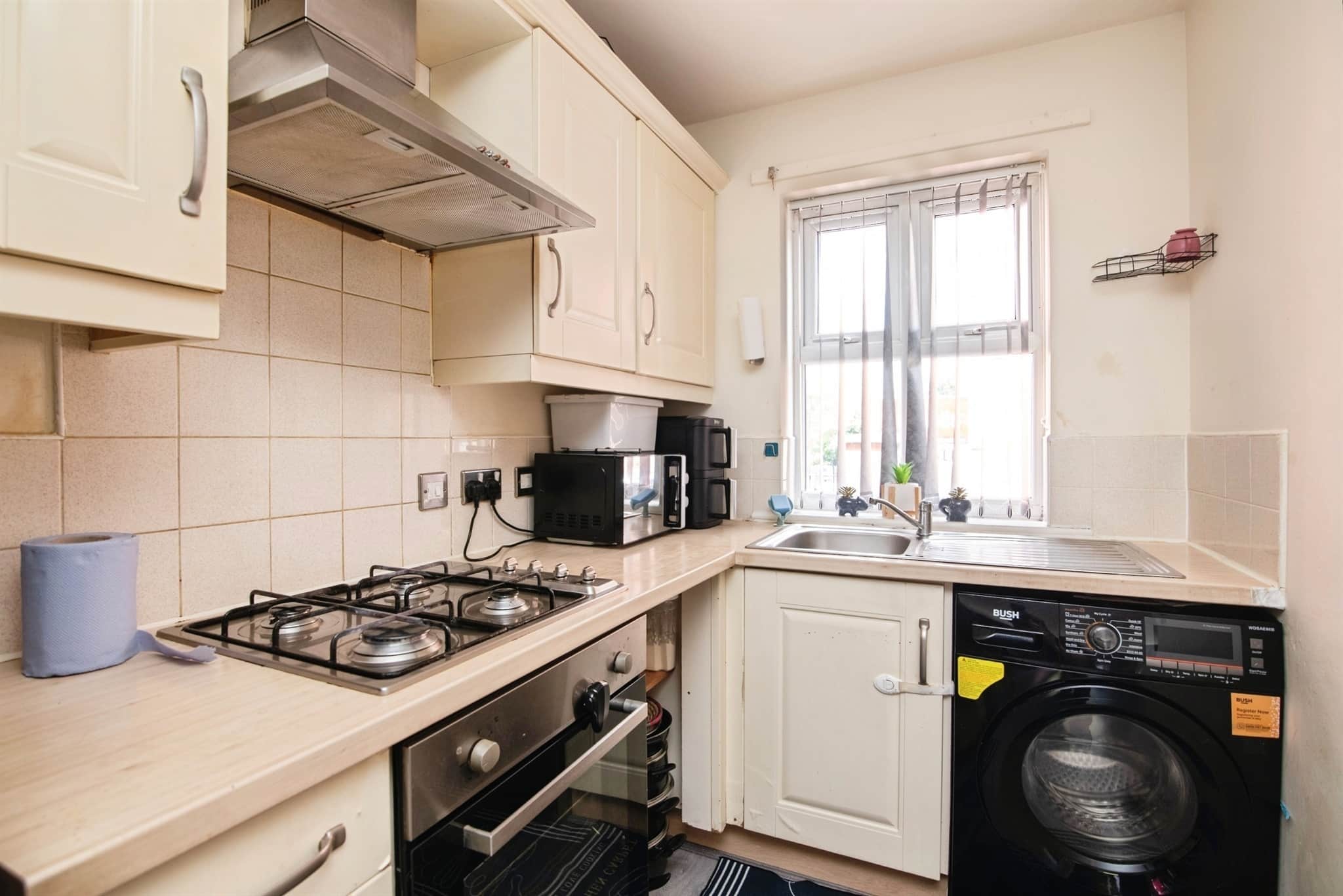 Property at Farm End Close, West Bromwich