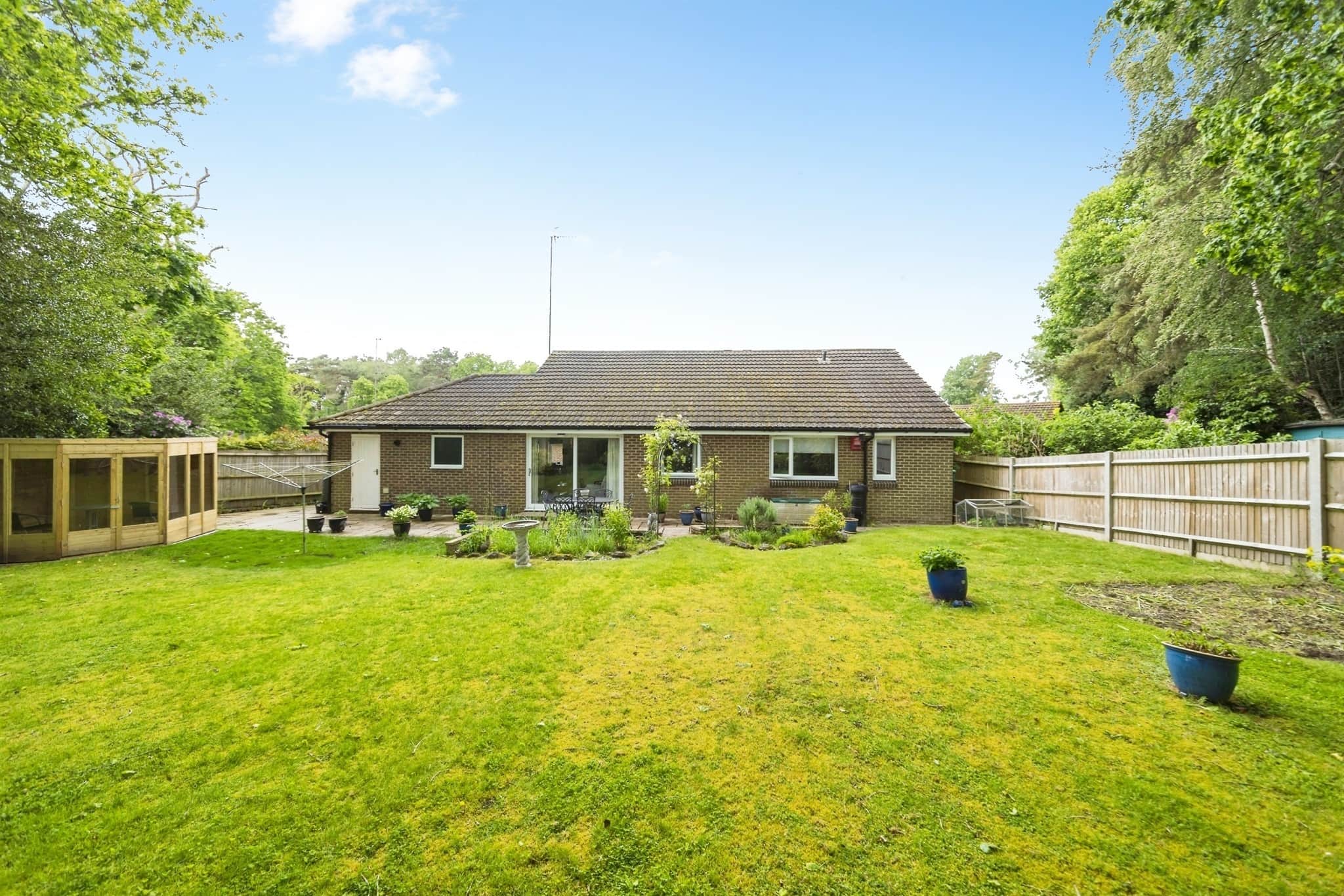 Property at Spring Gardens, Copthorne, Crawley