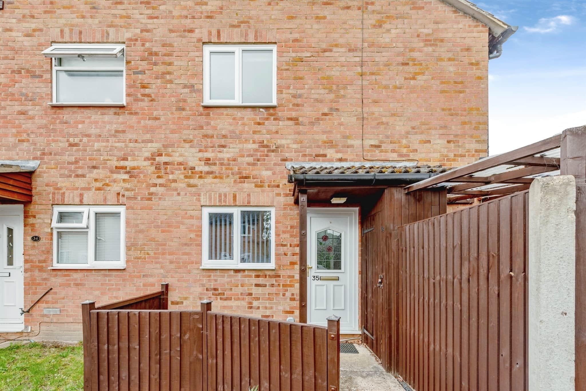 Property at Buchans Lawn, Crawley