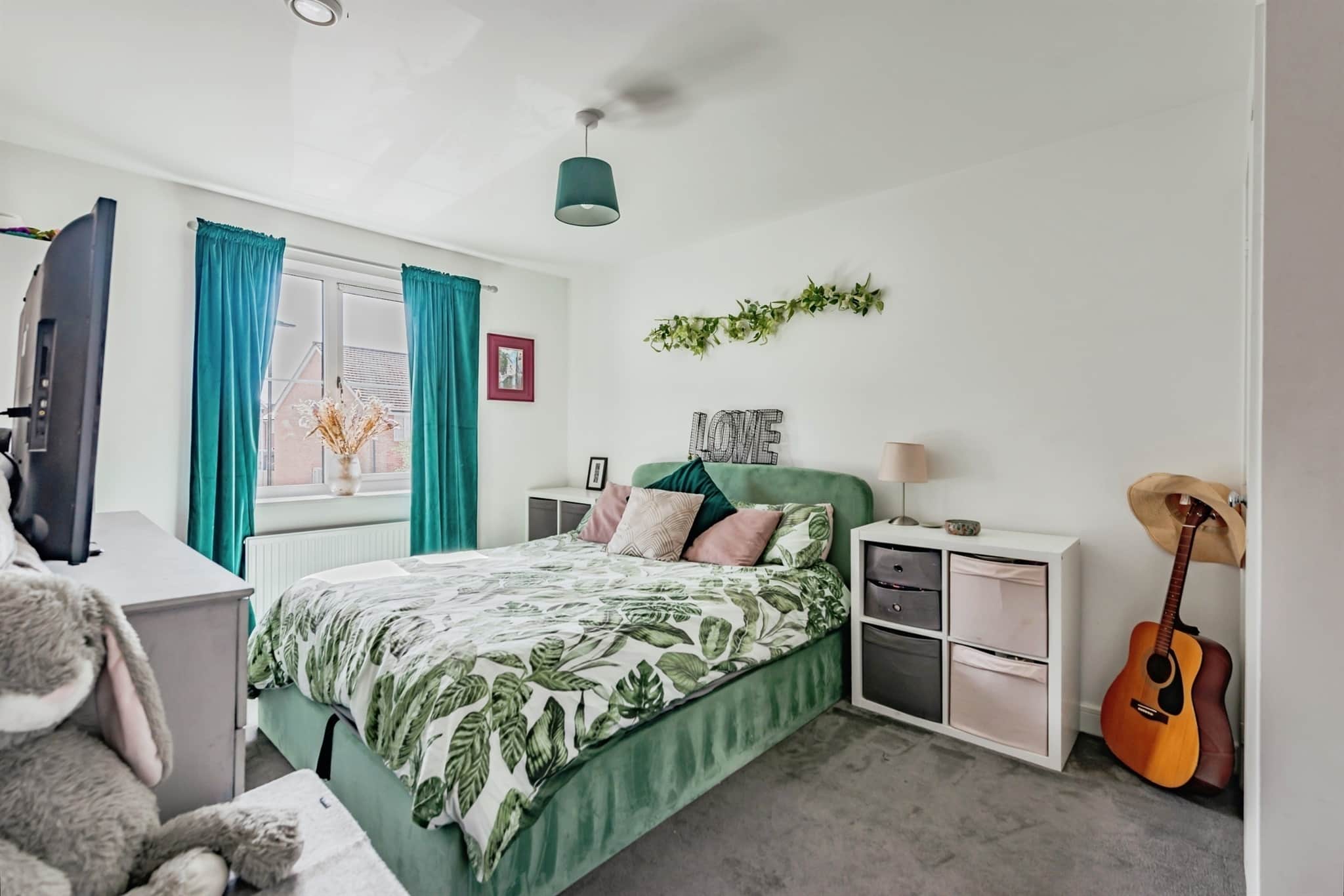 Property at Daffodil Crescent, Crawley