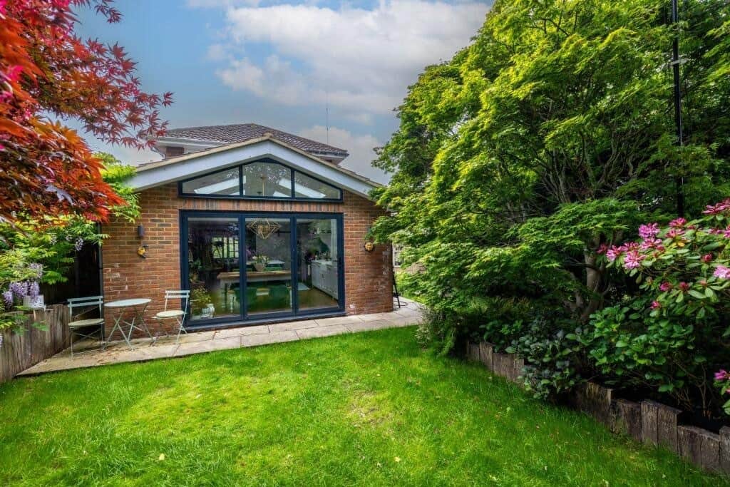 Property at Locks Meadow, Dormansland, Lingfield