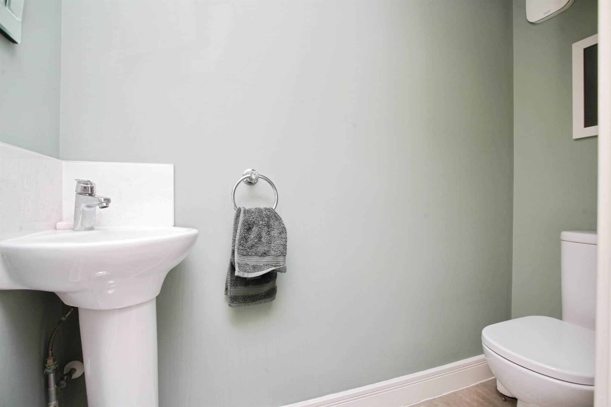 Property at East Close, Cawston, Rugby