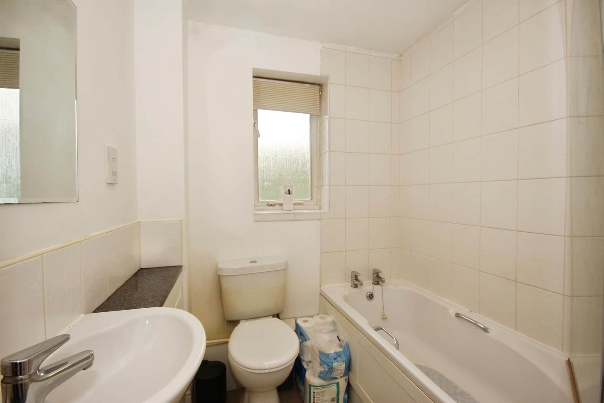 Property at Cobham Green, Whitnash, Leamington Spa
