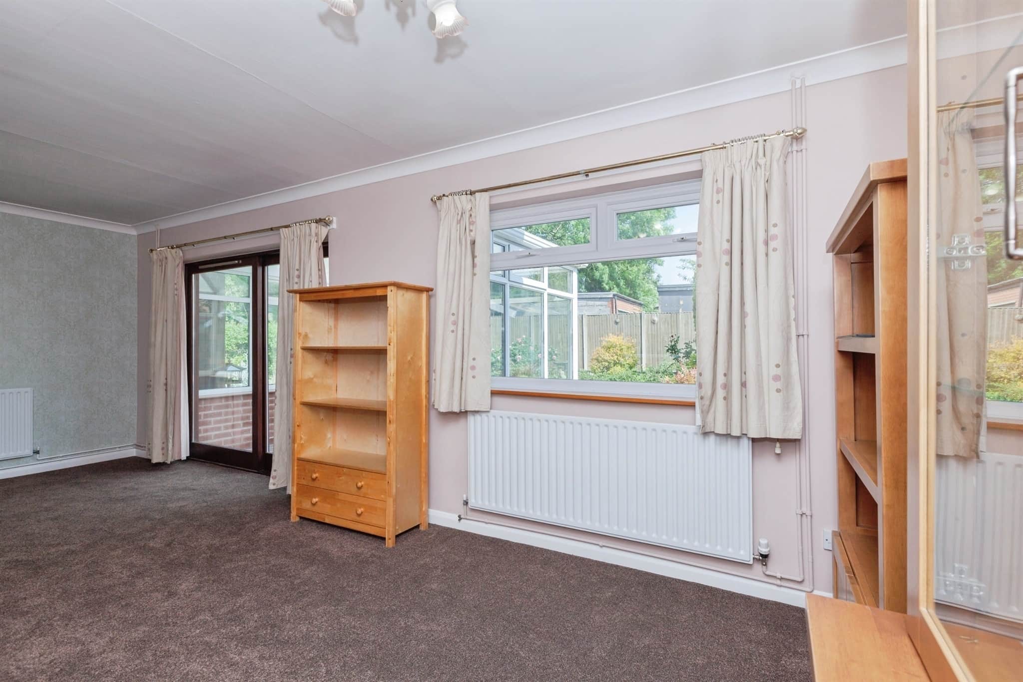 Property at Little Glen Road, Glen Parva, Leicester