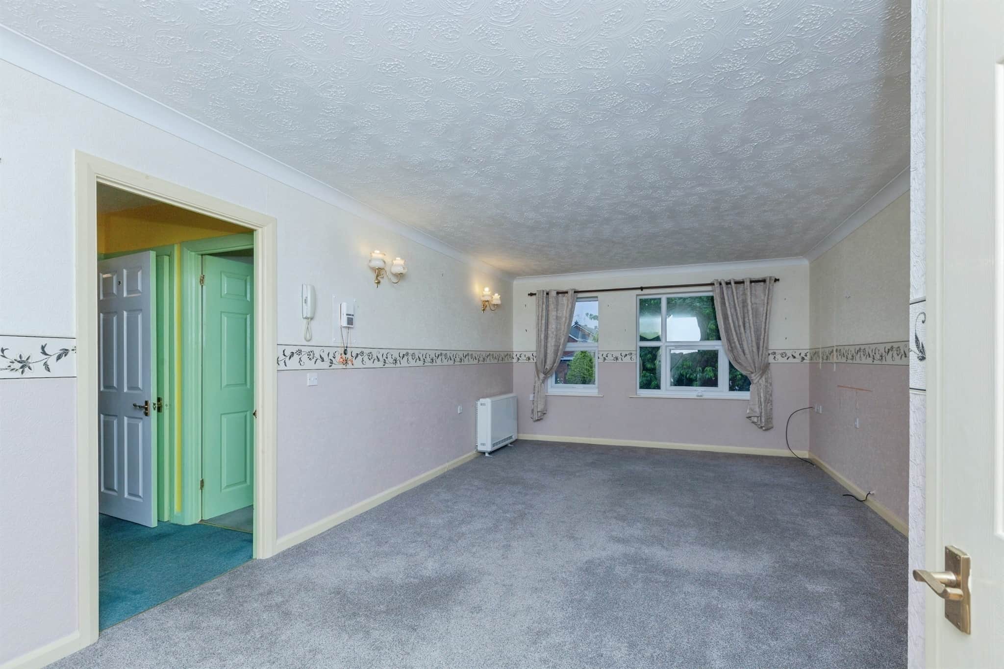 Property at Winterburn Gardens, Whetstone, Leicester